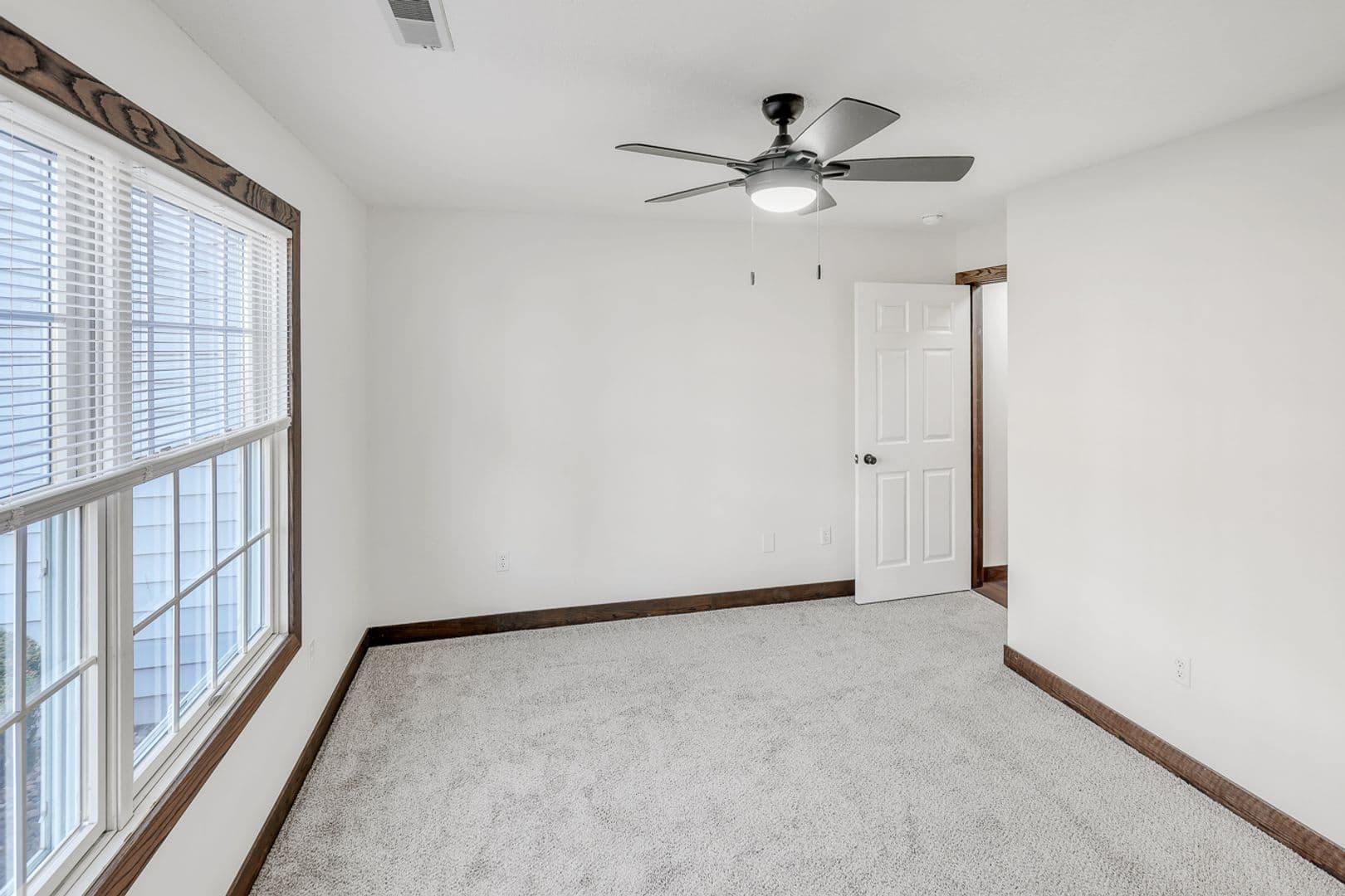 Pella Apartment: 340 East 13th Street