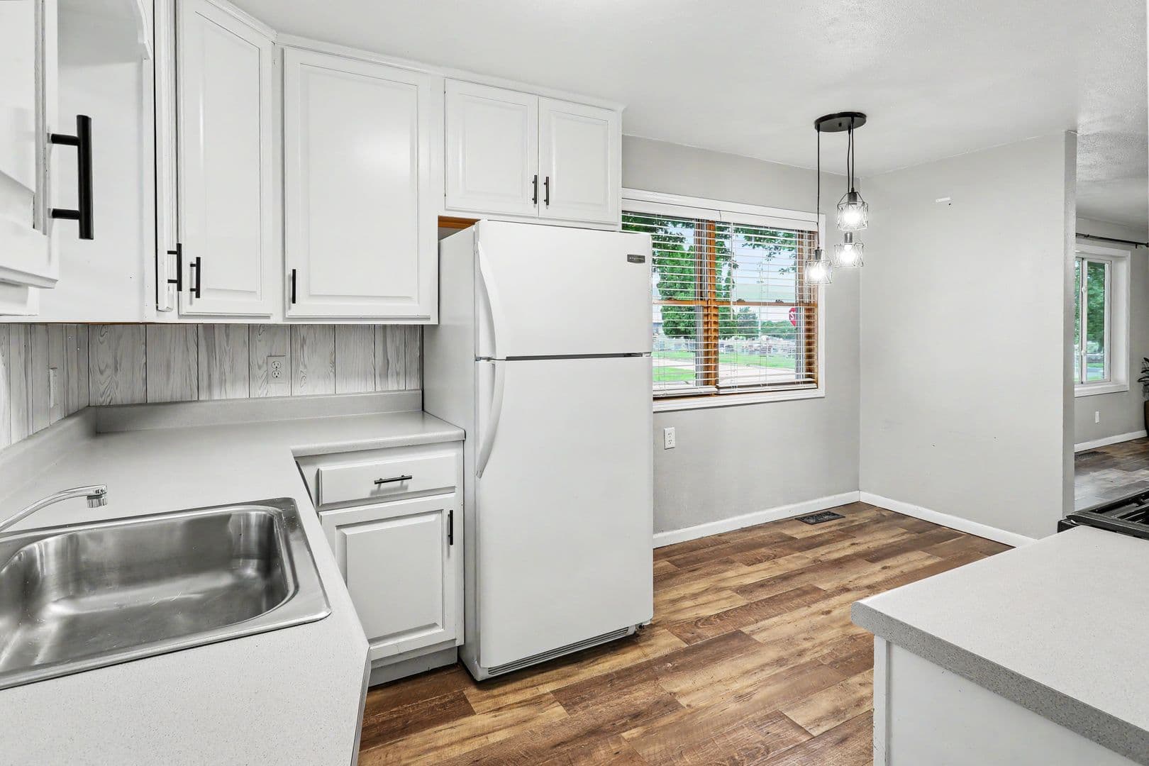 Pella House: 914 West 5th Street