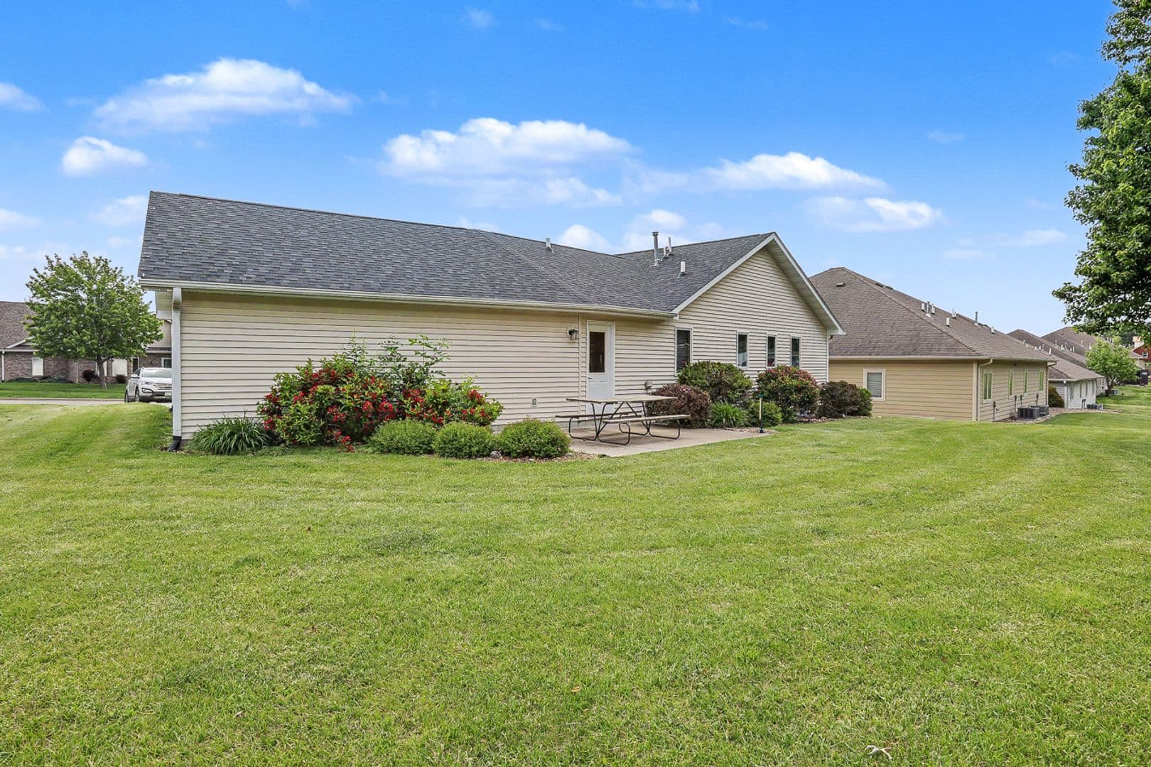 Pella House: 1009 East 6th Street