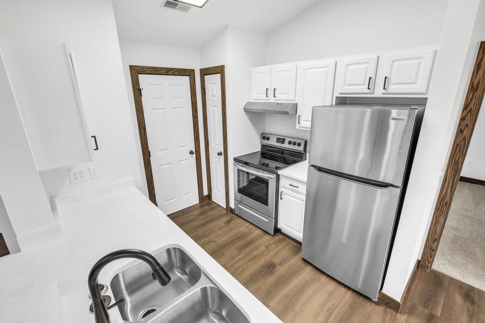 Pella Apartment: 340 East 13th Street