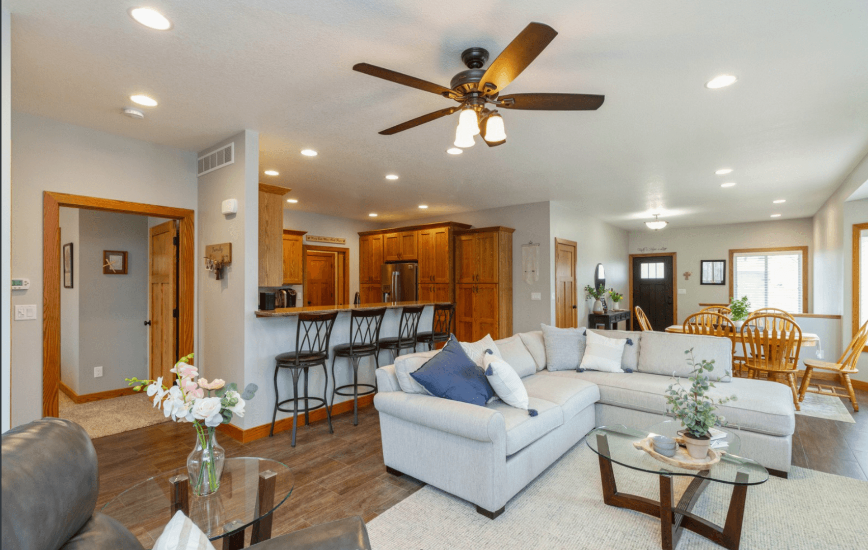 Pella Apartment: 115 Glenwood St.
