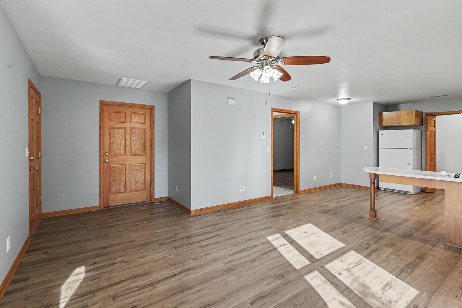 Pella Apartment: 1017 South Clark St.; Pella
