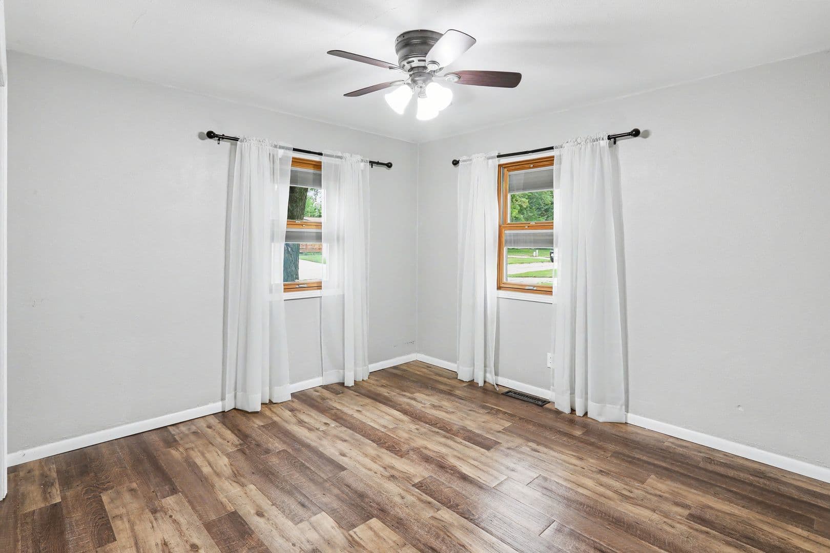 Pella House: 914 West 5th Street