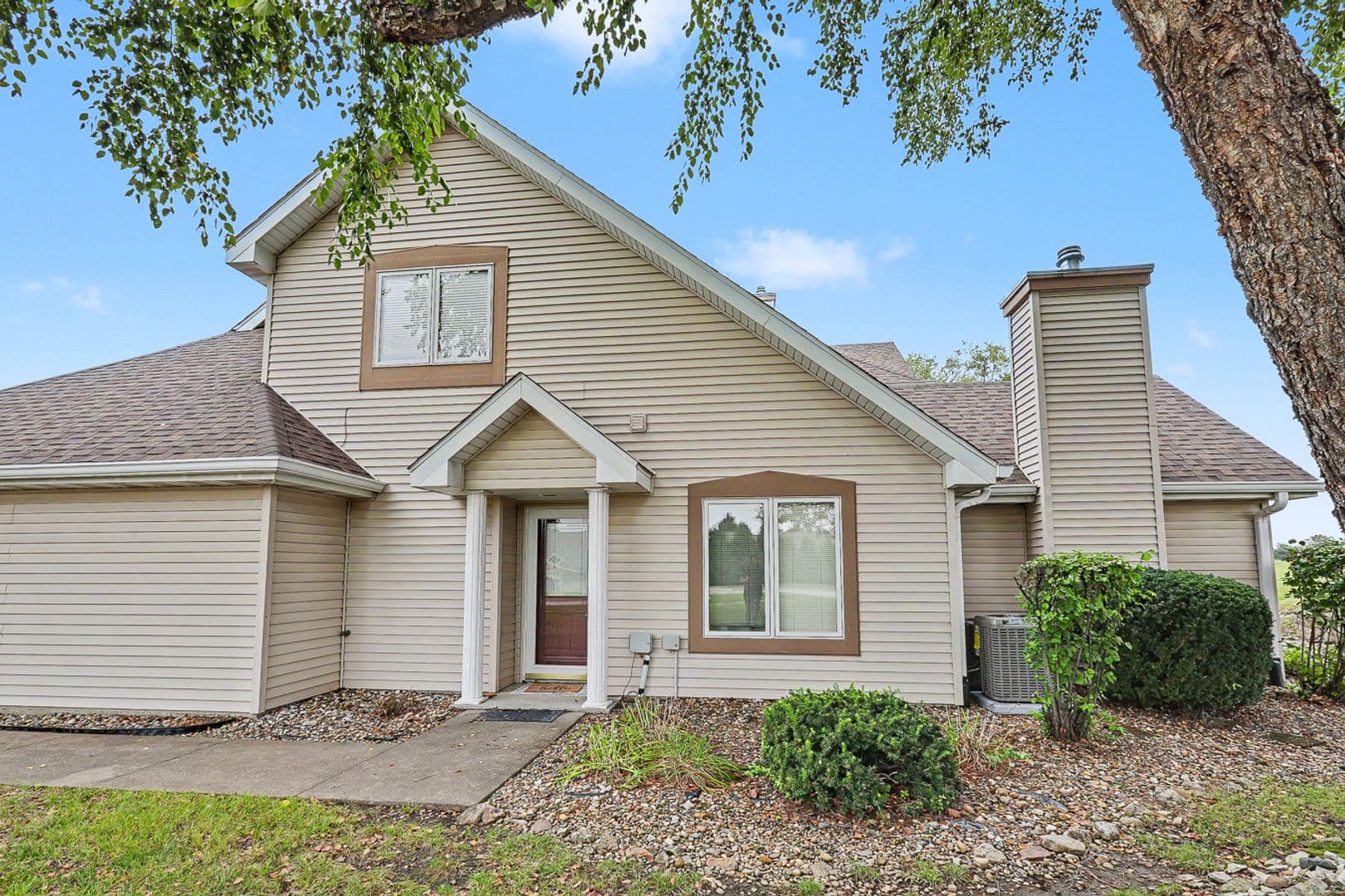 Pella House: 612 Bos Landen Drive Unit 5A