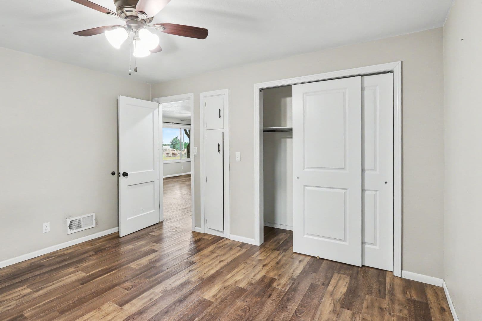 Pella House: 914 West 5th Street