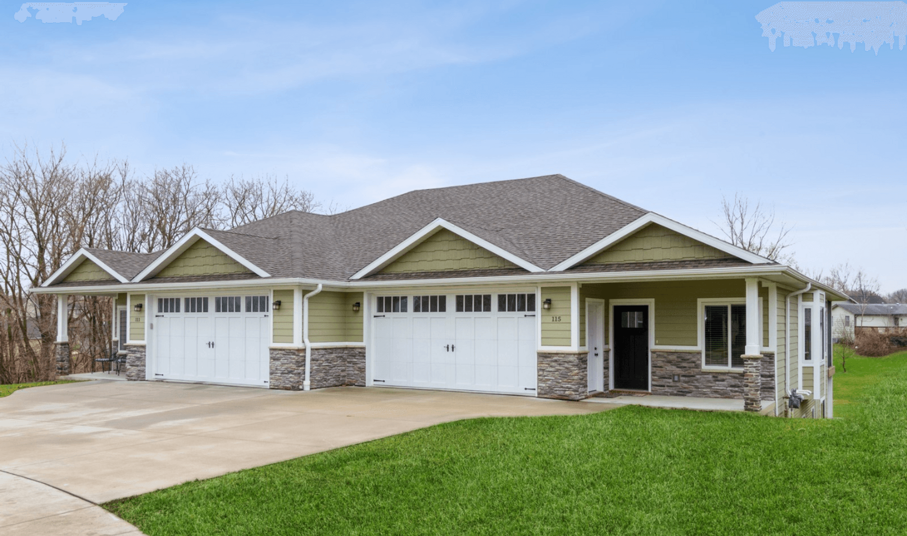 Pella Apartment: 115 Glenwood St.