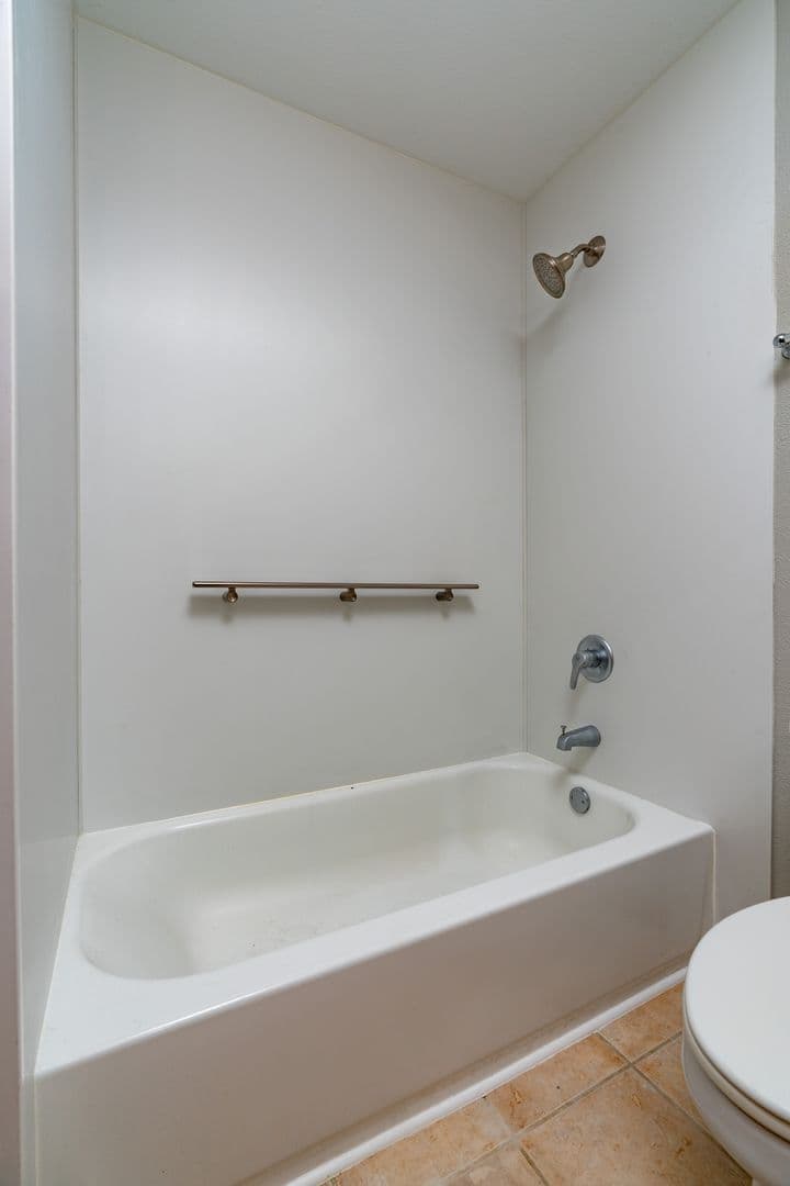 Portland House: 820 NW Naito Parkway G5