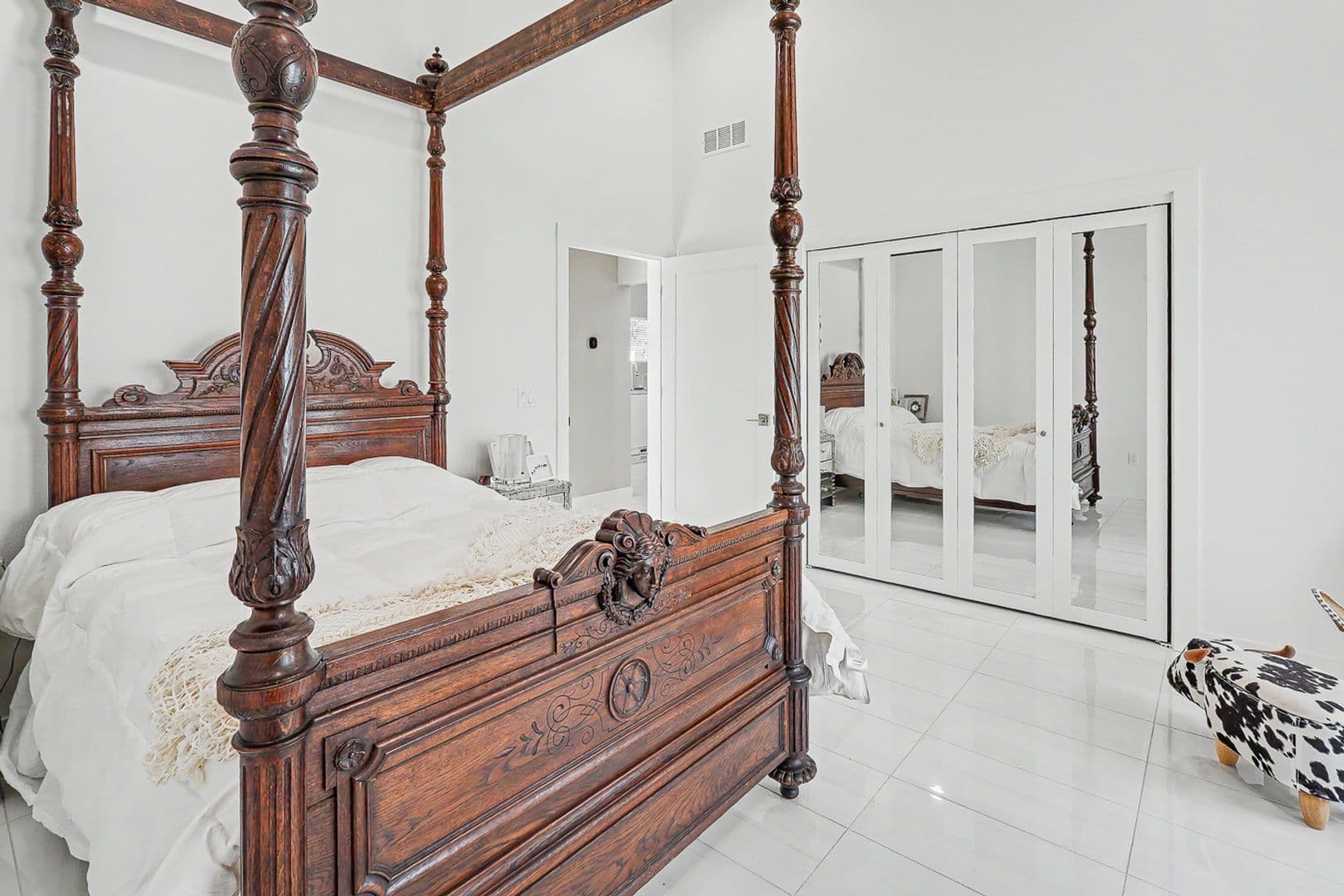 Pella House: 1507 Shady Brook Lane