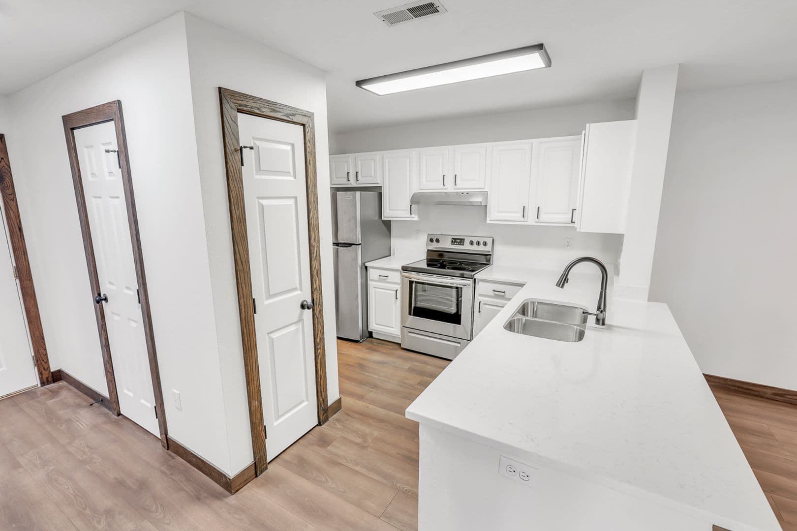 Pella Apartment: 340 East 13th Street