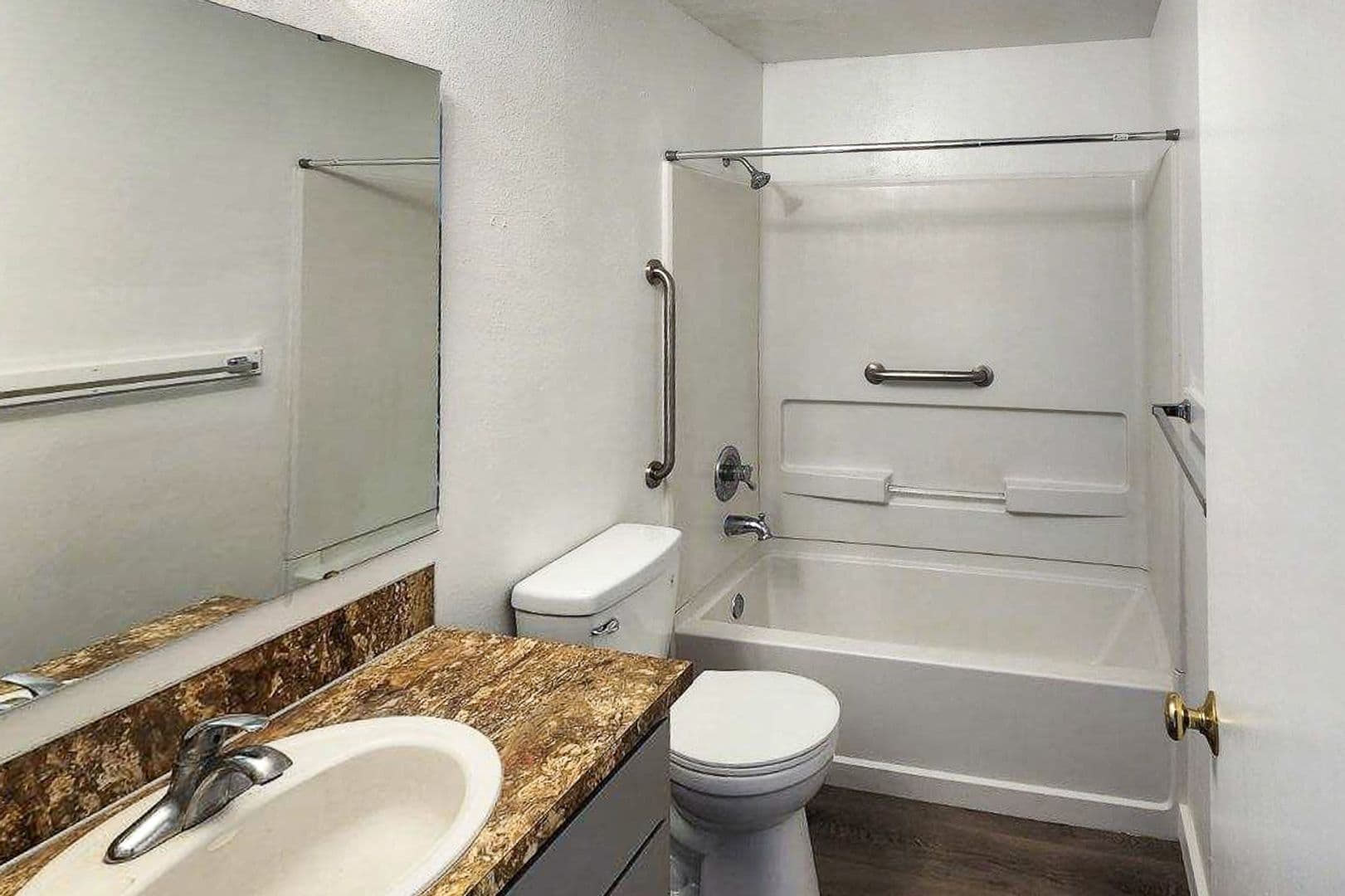 College Place Apartment: 221-254 NE Birch Ave