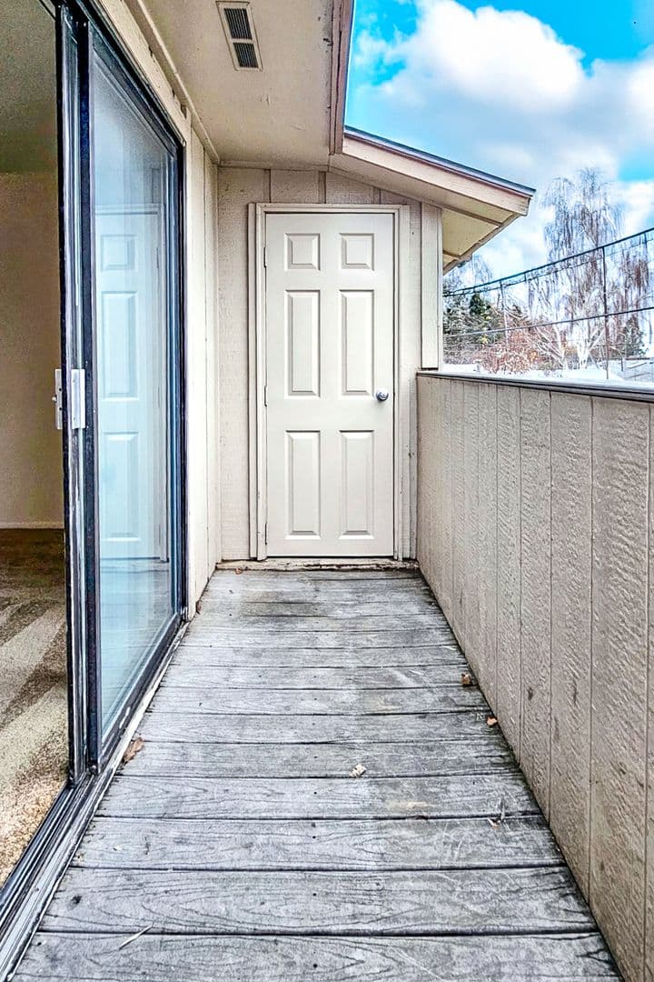 Kennewick Apartment: 801 N Tweedt St