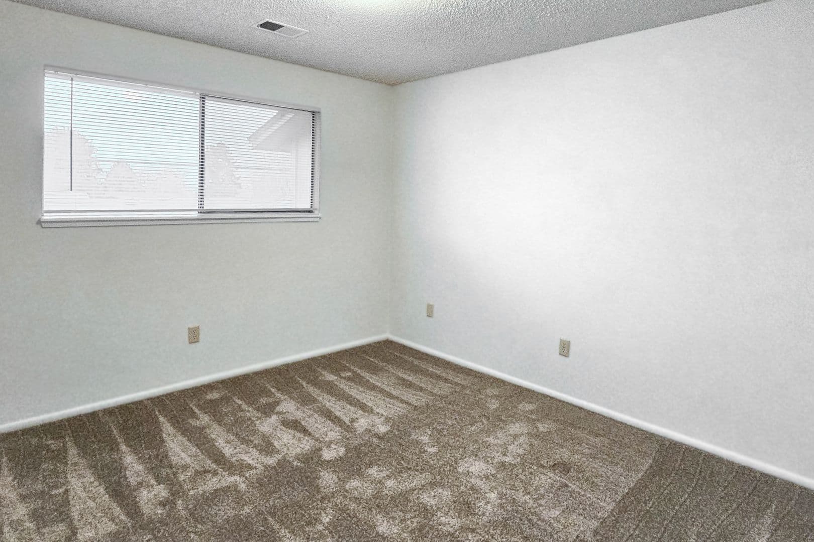 Kennewick Apartment: 801 N Tweedt St