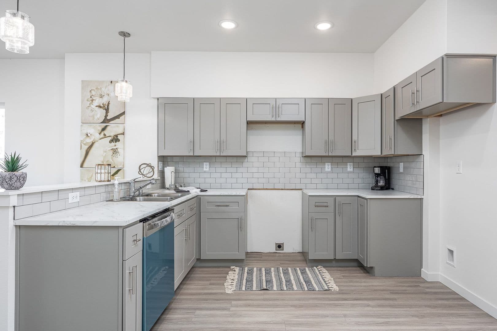 Richland Apartment: 1148 - 1156 Columbia Park Trail