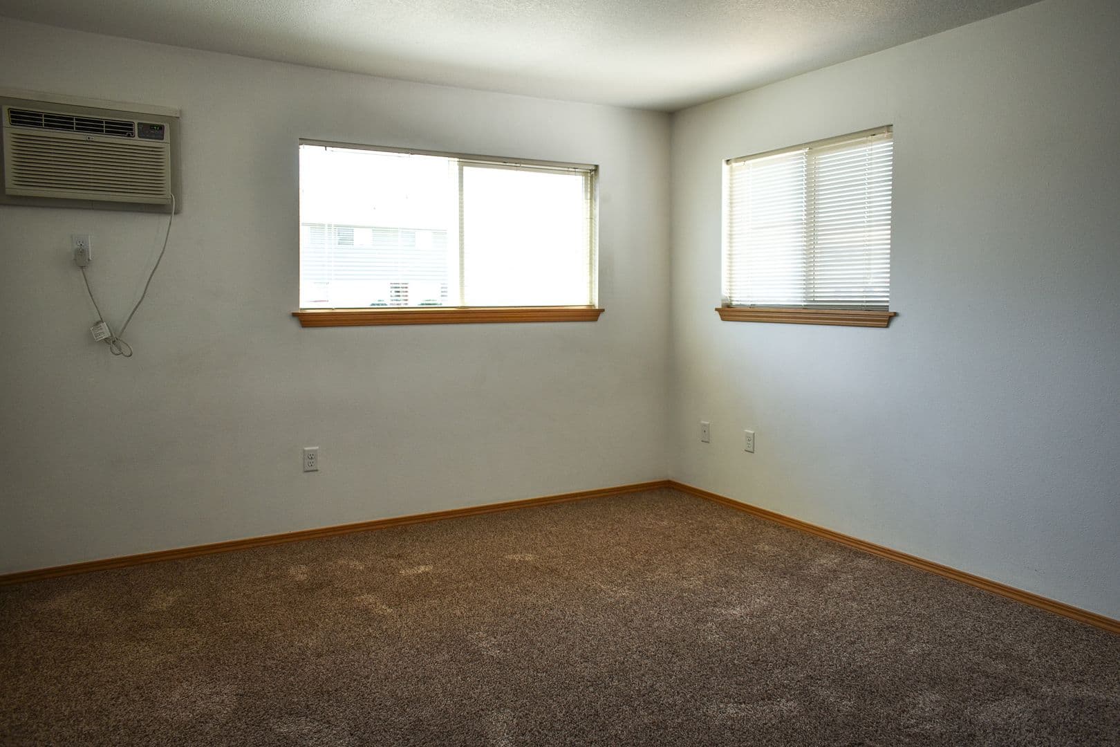 Richland Apartment: 1930 George Washington Way