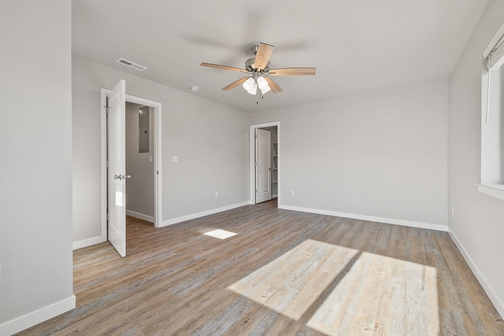 Kennewick Townhome: 911 W Entiat Ave
