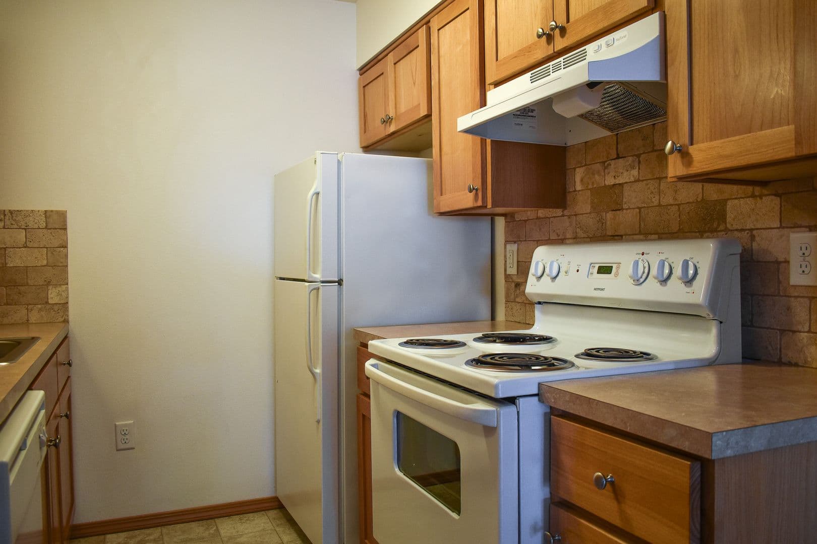 Richland Apartment: 1930 George Washington Way