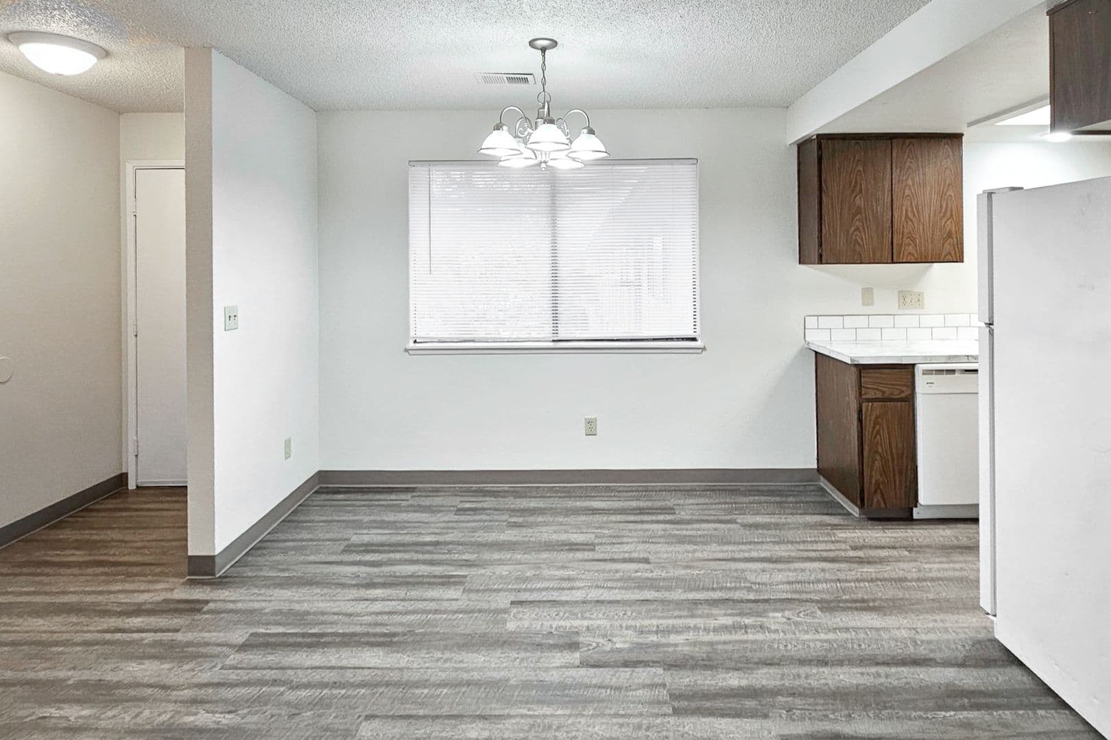 Kennewick Apartment: 801 N Tweedt St