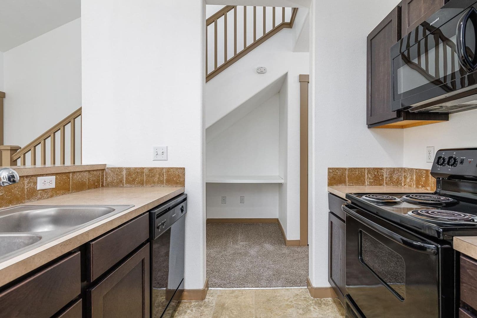 Kennewick Townhome: 3426 W 7th Ave