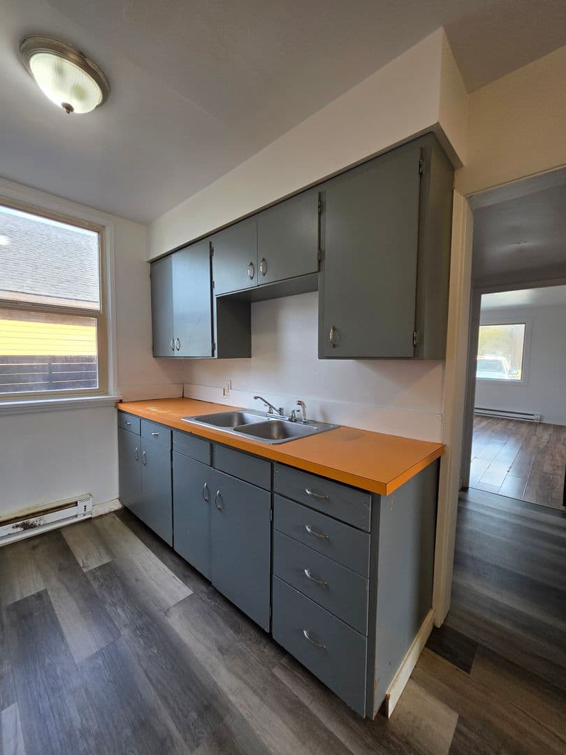 Walla Walla Apartment: 317 Chase Ave