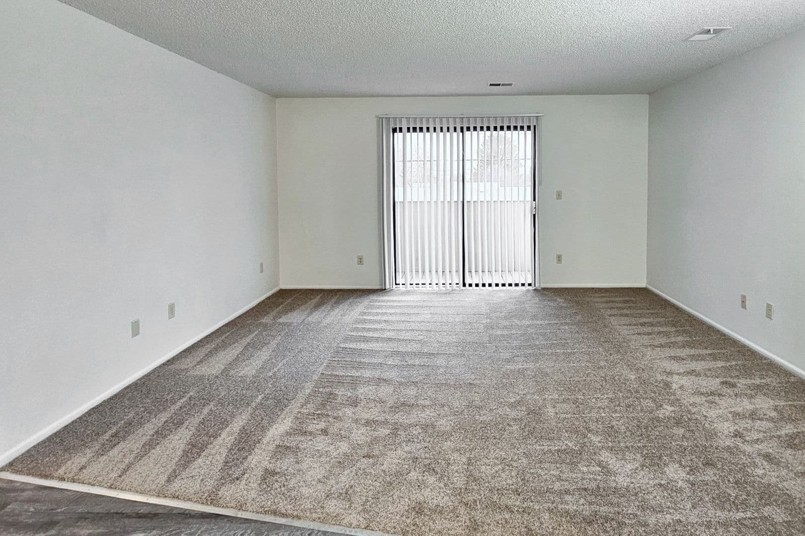 Kennewick Apartment: 801 N Tweedt St
