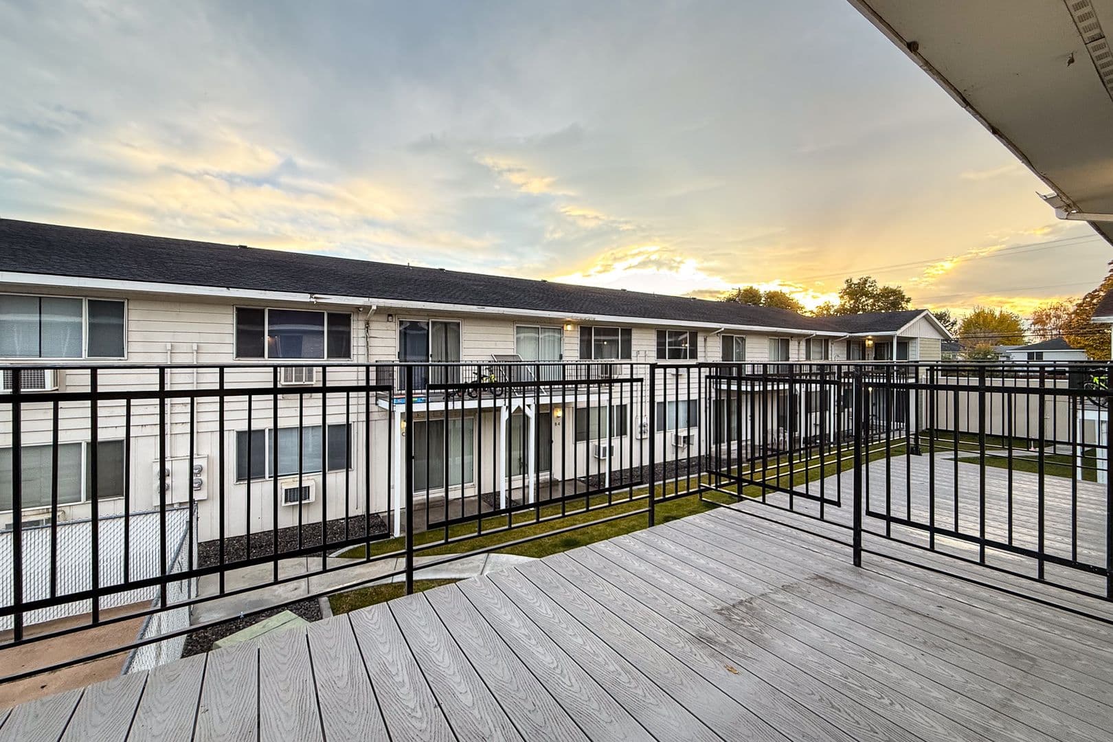 Richland Apartment: 1928 George Washington Way