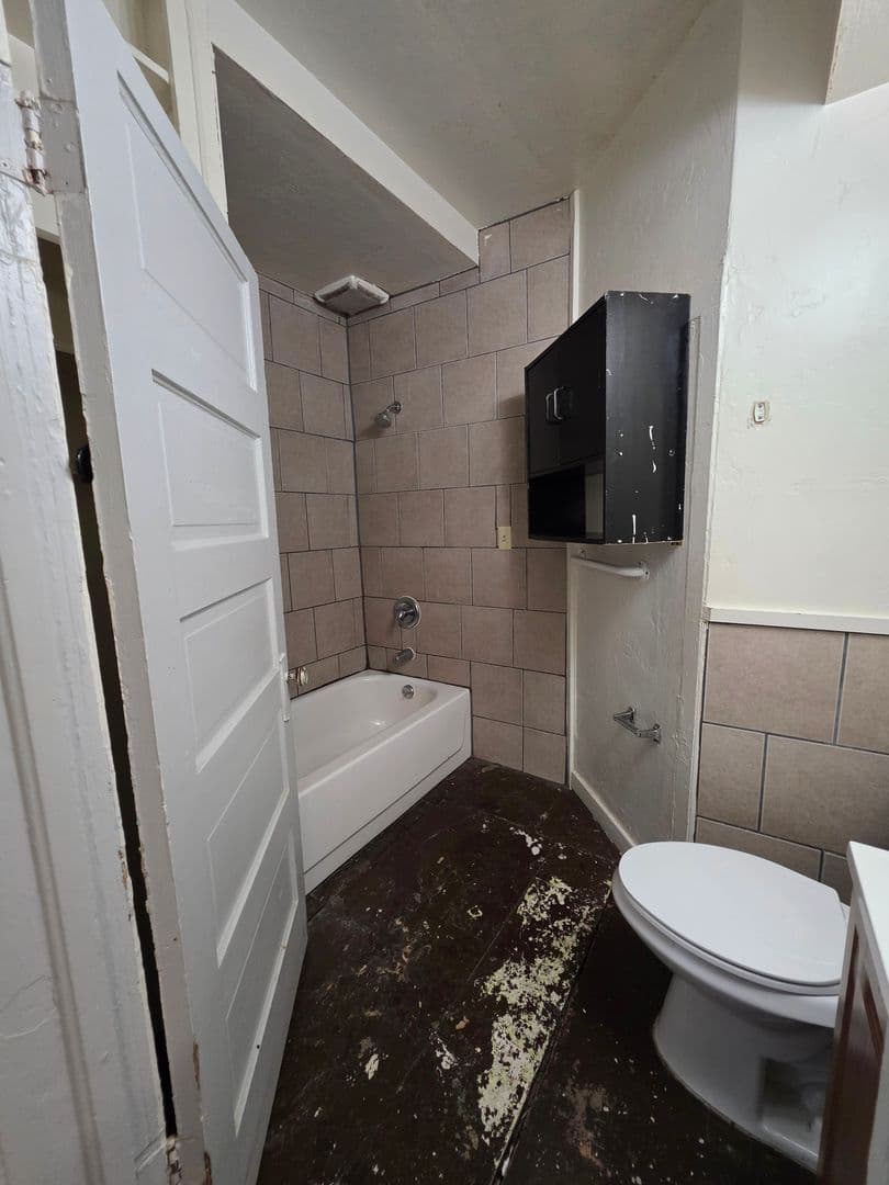 Walla Walla Apartment: 330 S 4th Ave