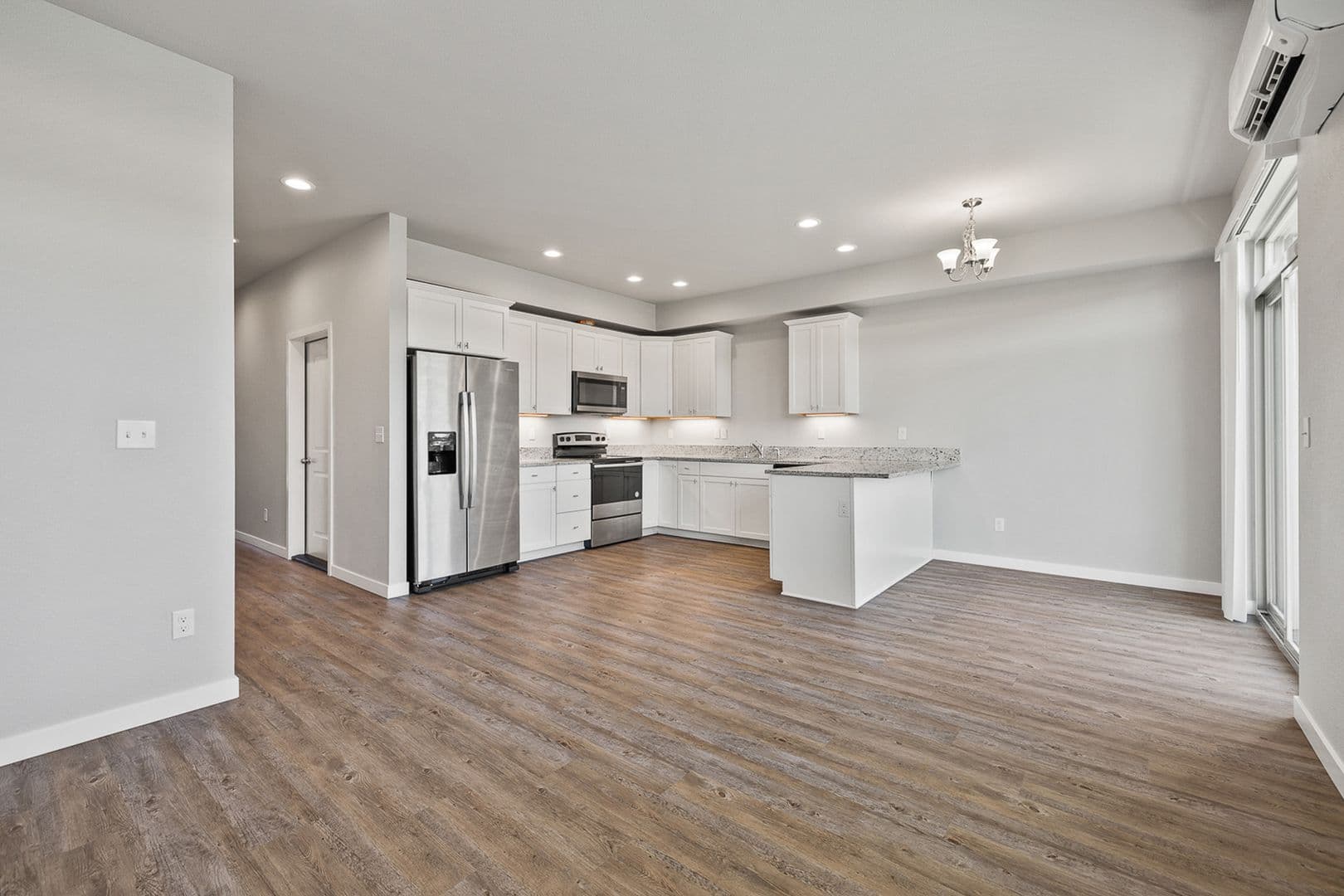 Kennewick Townhome: 911 W Entiat Ave
