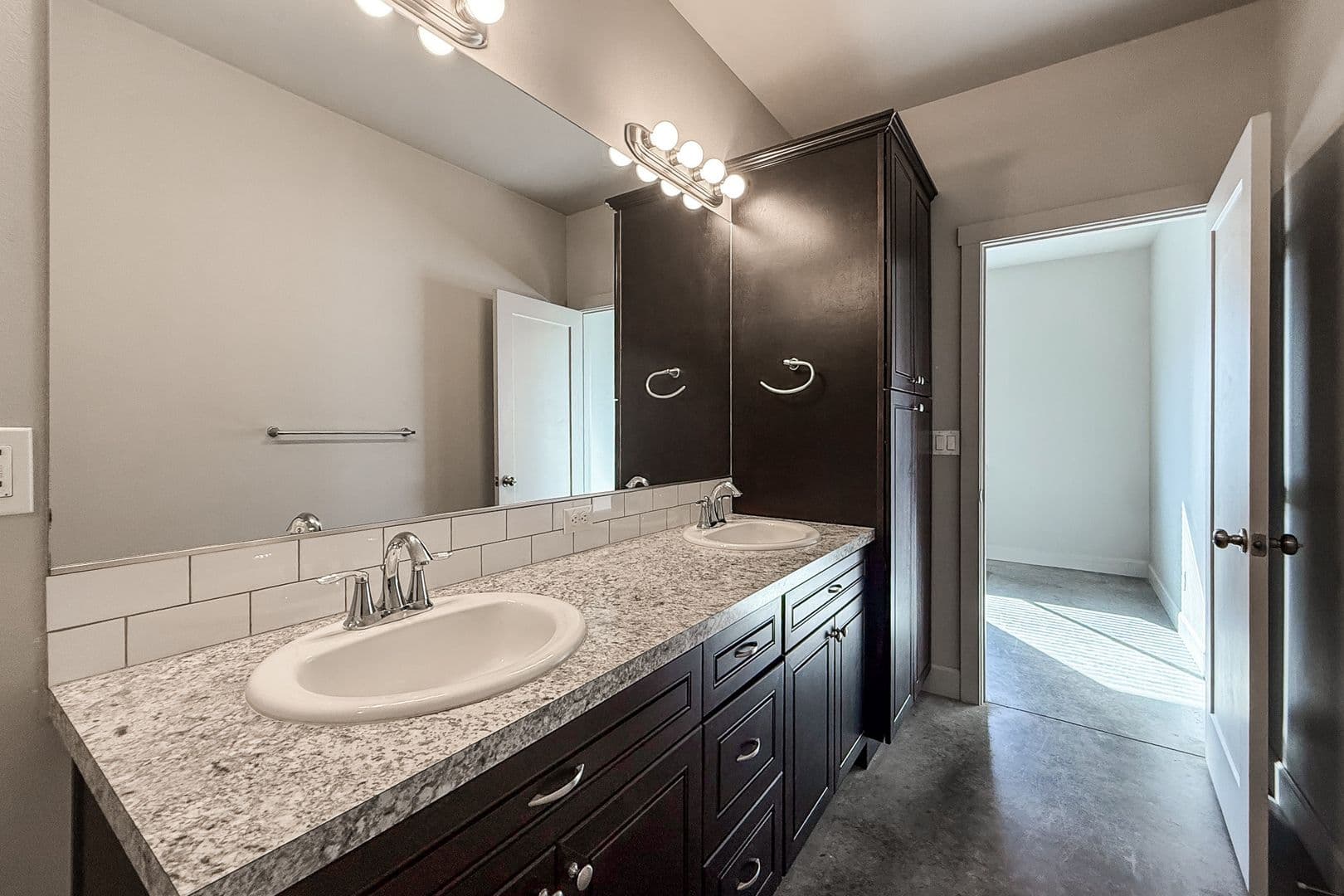 Richland Townhome: 701 Symons Street
