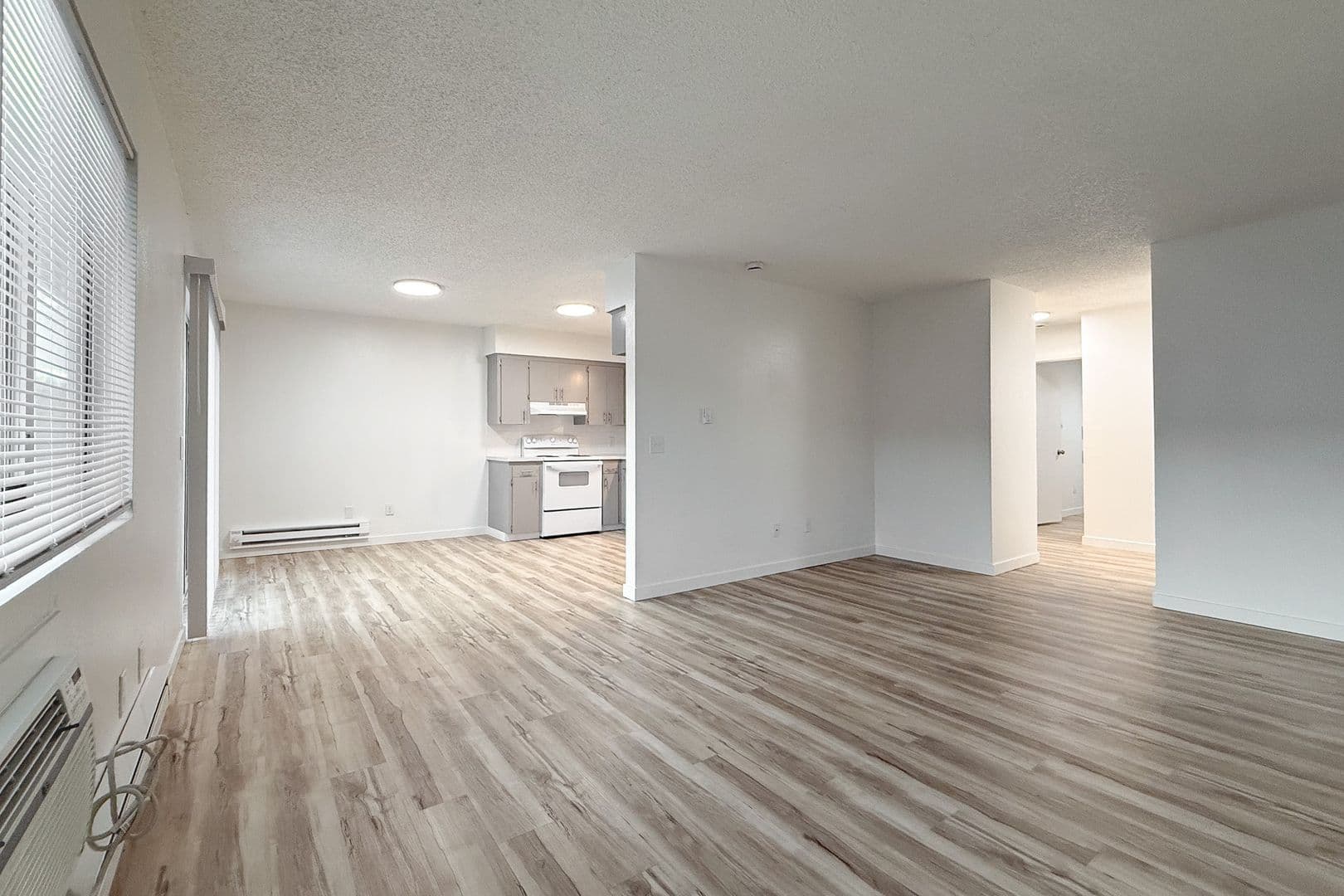 Richland Apartment: 1928 George Washington Way