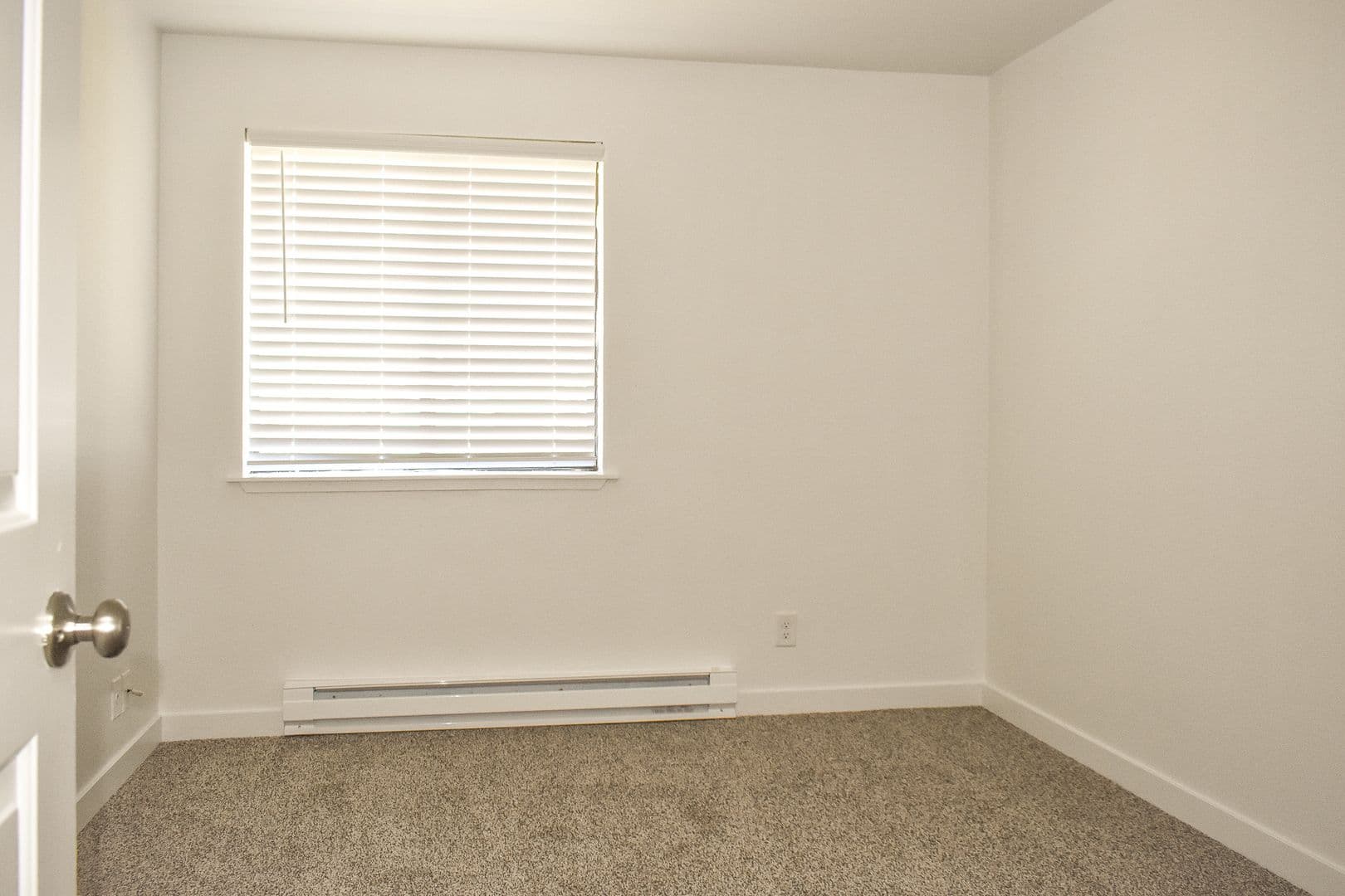 College Place Apartment: 221-254 NE Birch Ave