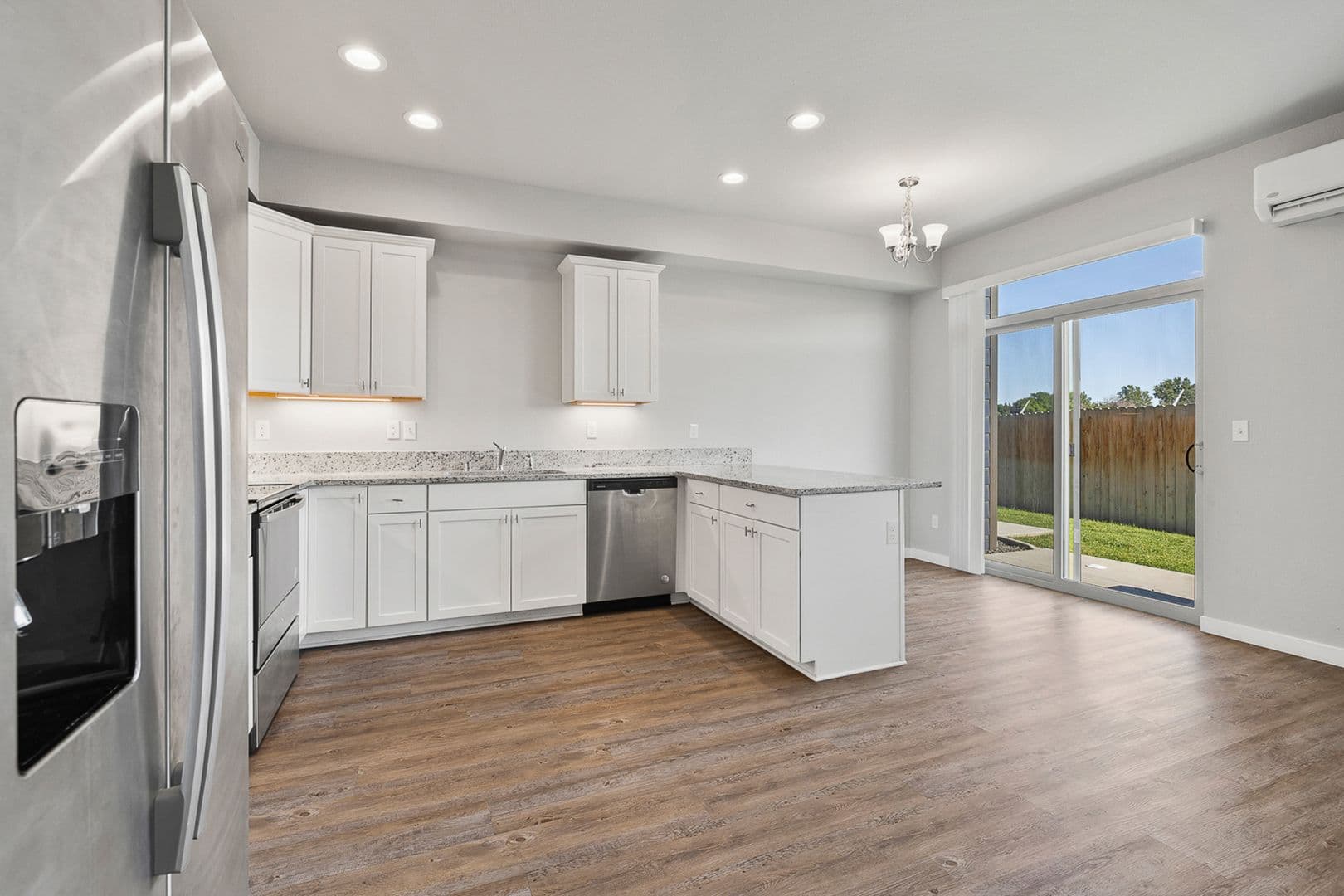 Kennewick Townhome: 911 W Entiat Ave