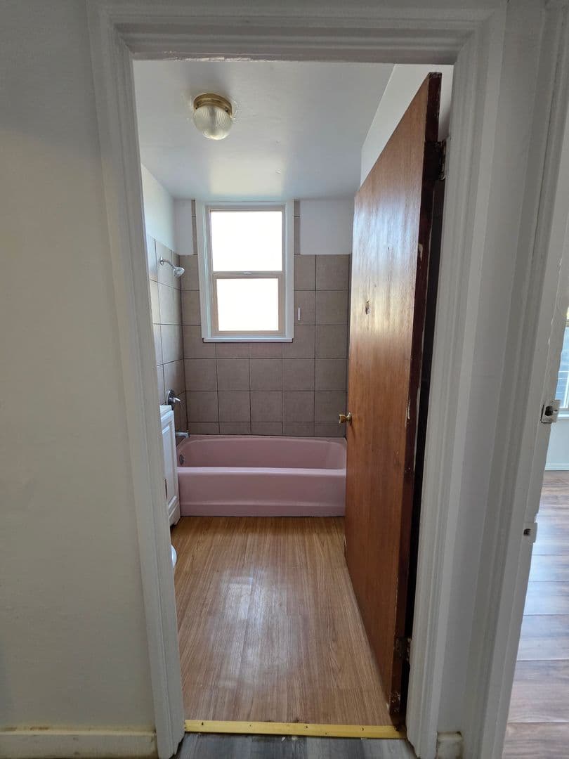 Walla Walla Apartment: 317 Chase Ave