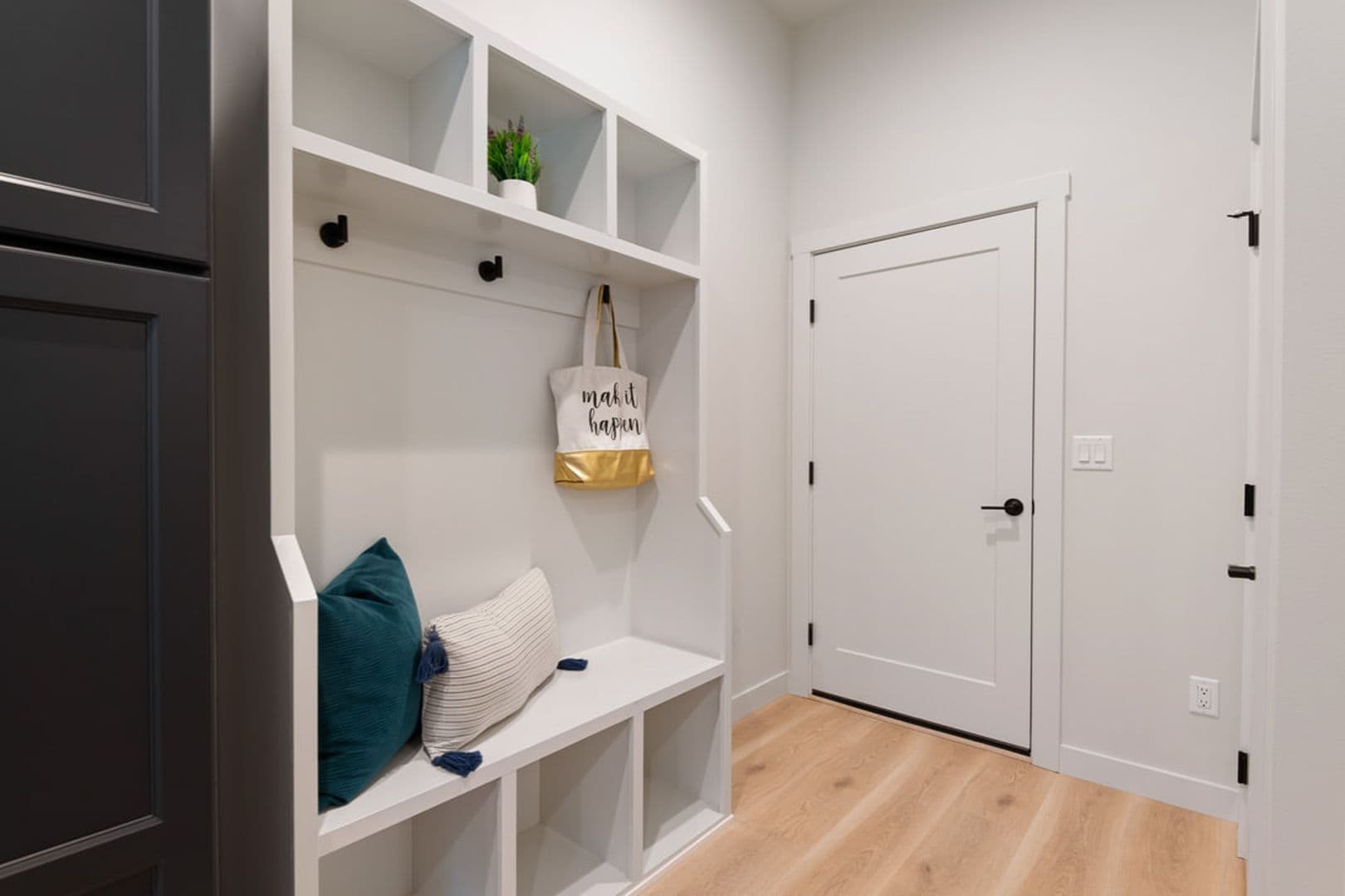 Prosser Condo: 915-959 Hidden Lane PR