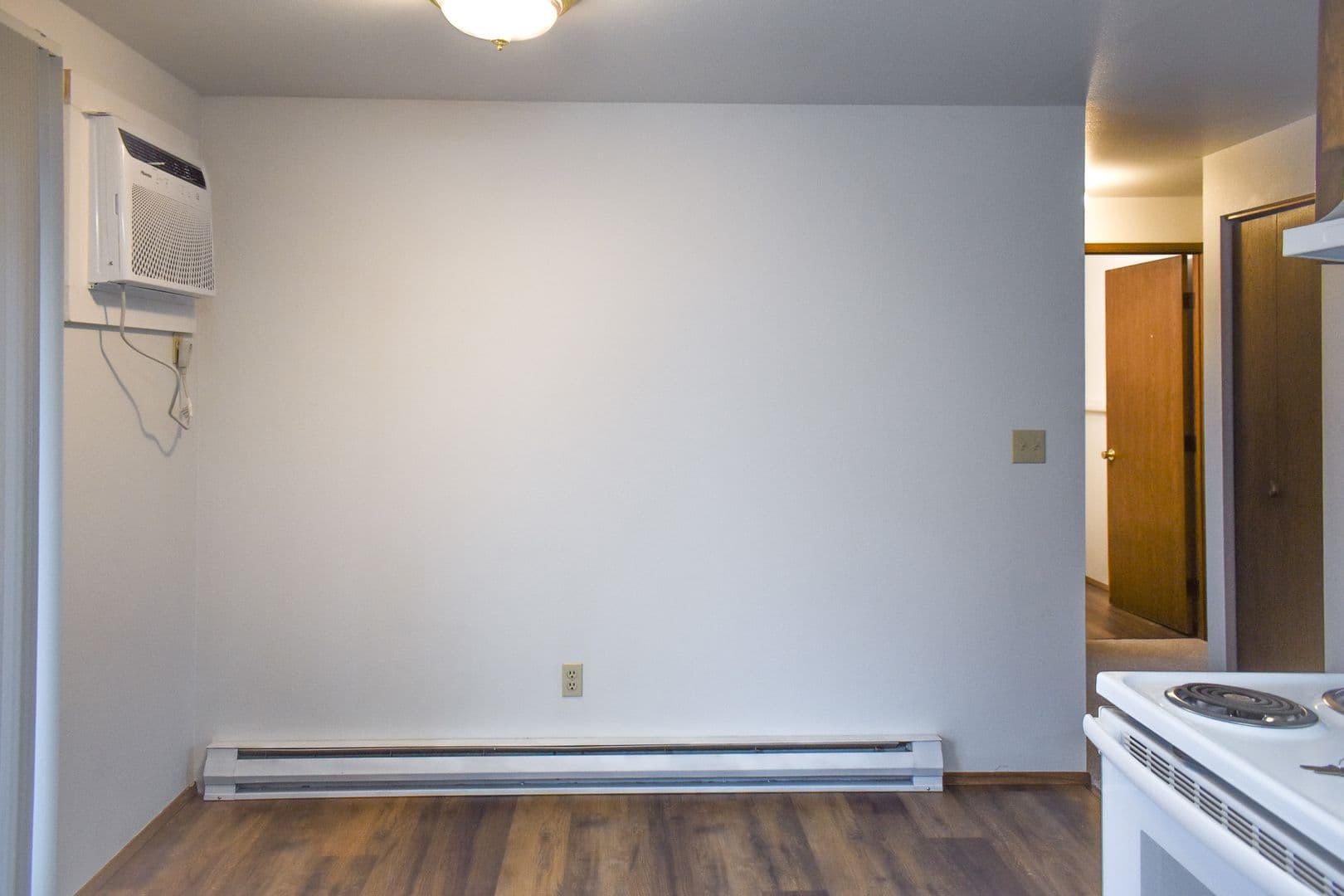 College Place Apartment: 221-254 NE Birch Ave