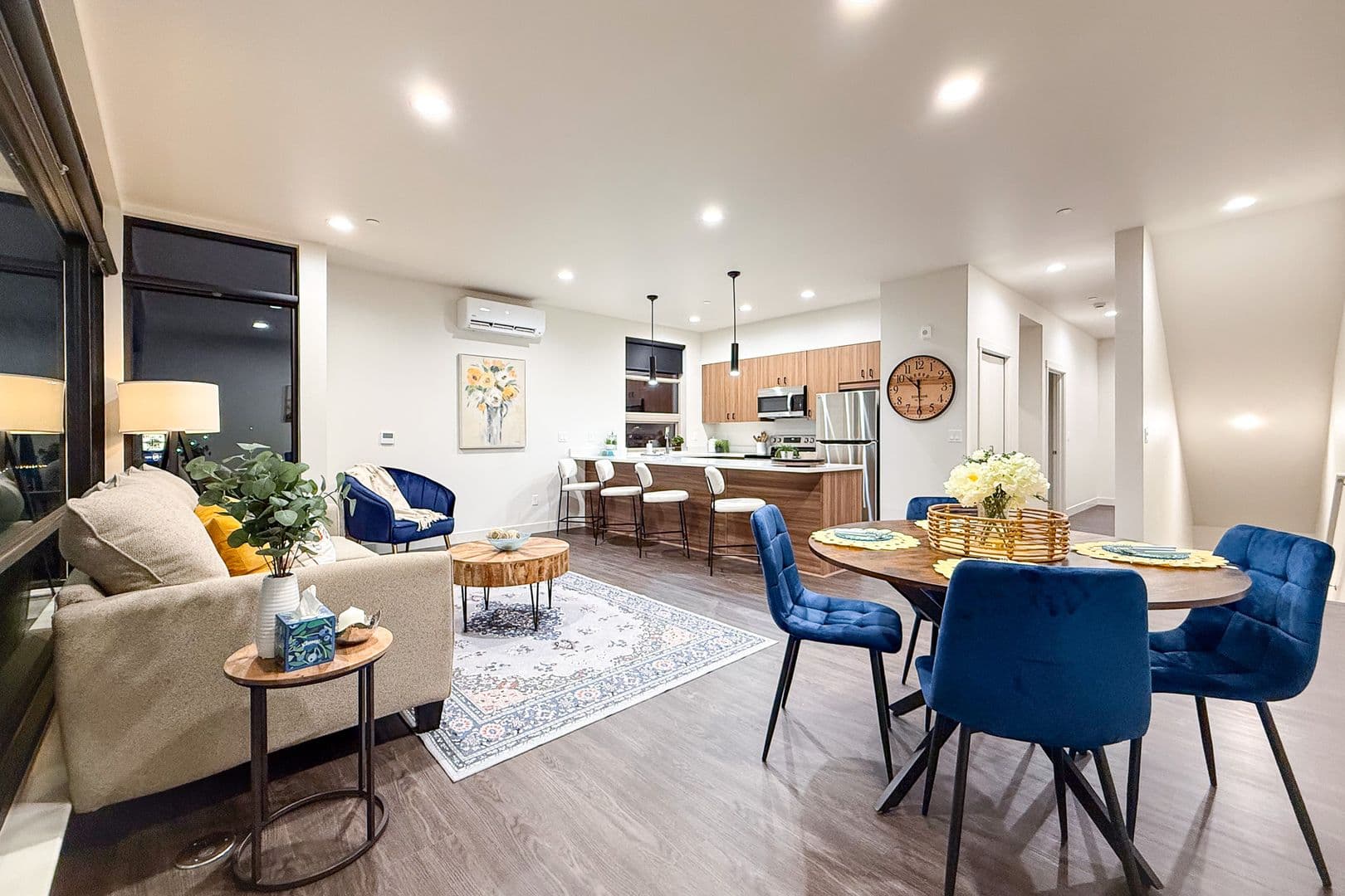 Kennewick Townhome: 212 N Elm St