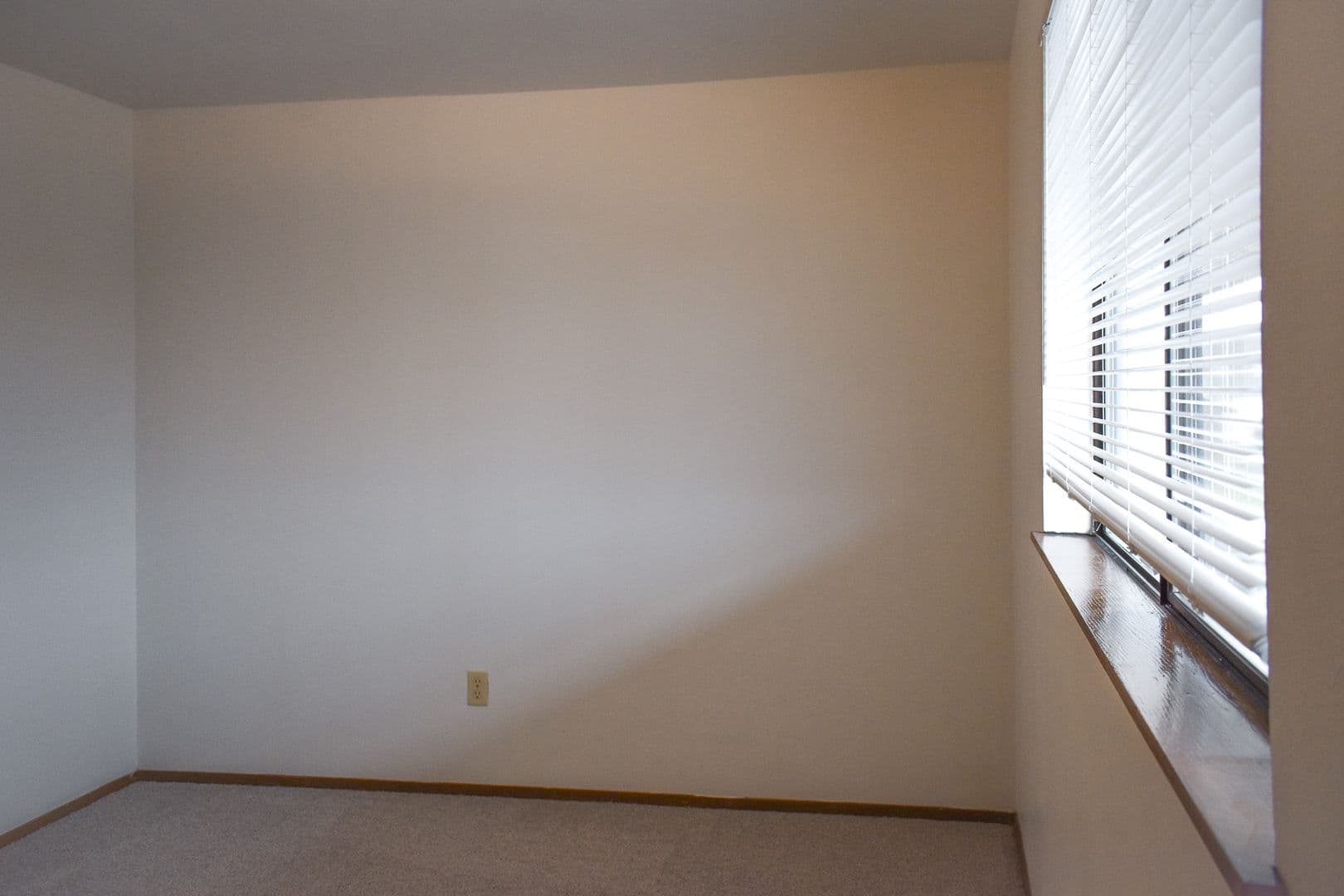 College Place Apartment: 221-254 NE Birch Ave