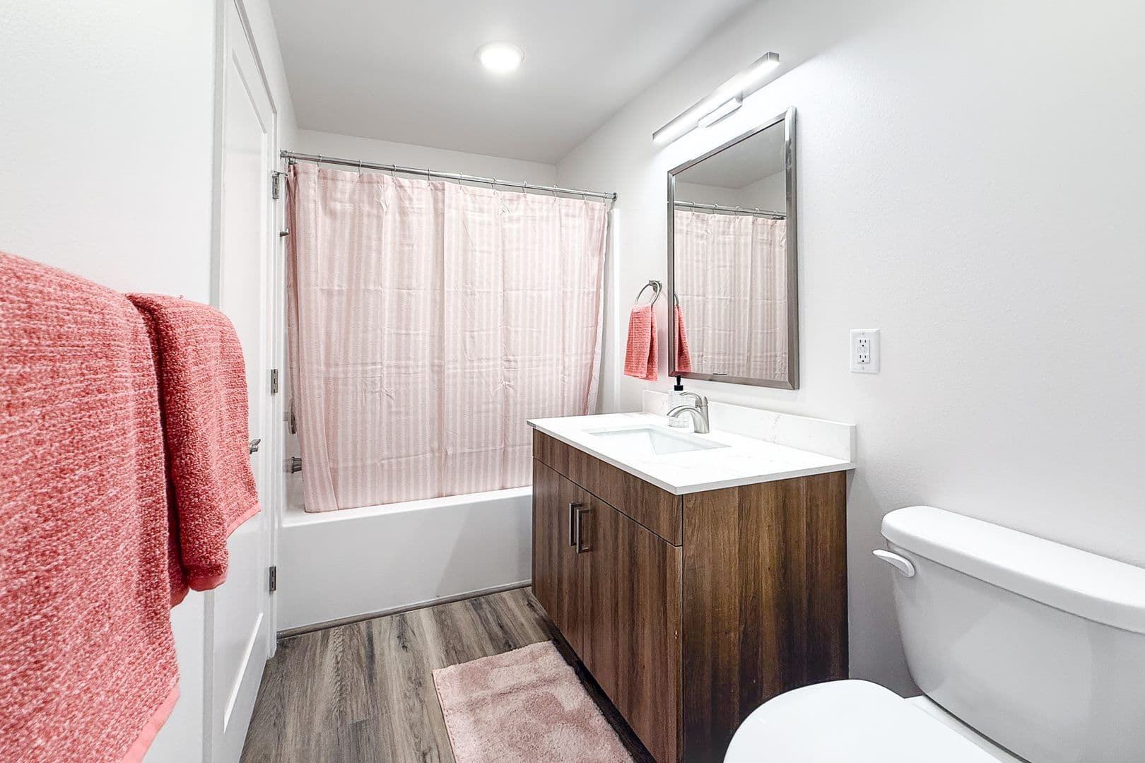 Kennewick Apartment: 3605 S Zintel Way