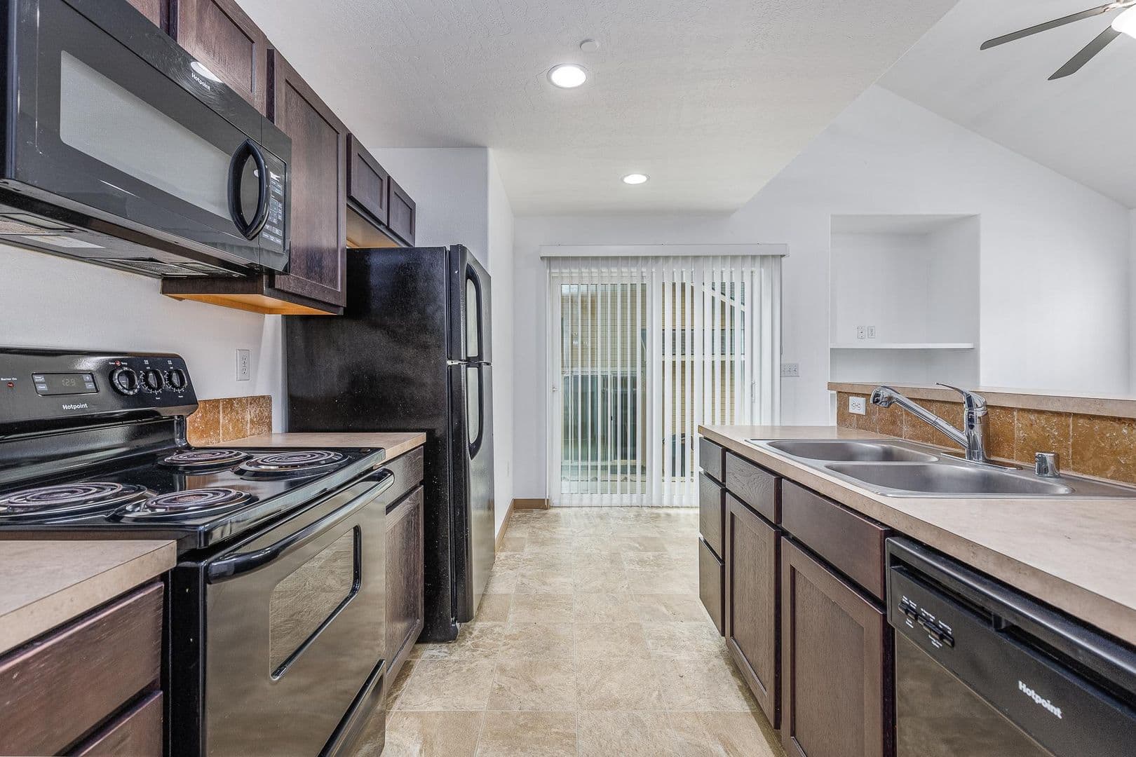 Kennewick Townhome: 3426 W 7th Ave