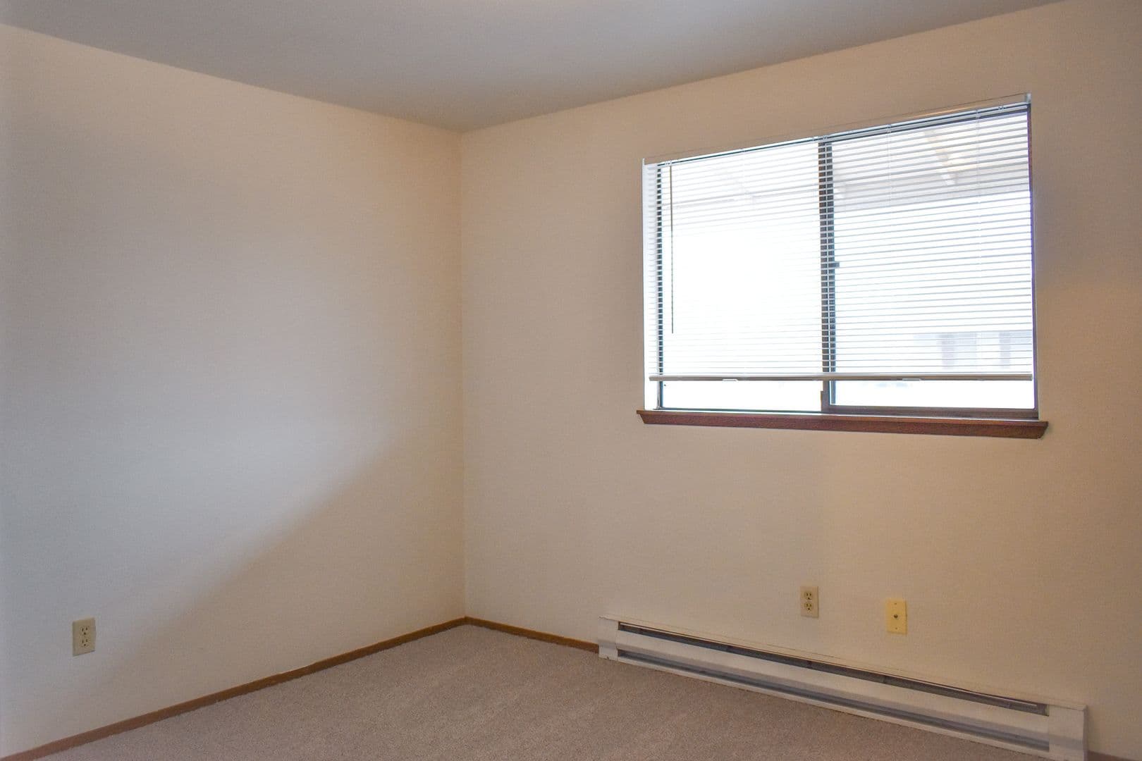 College Place Apartment: 221-254 NE Birch Ave