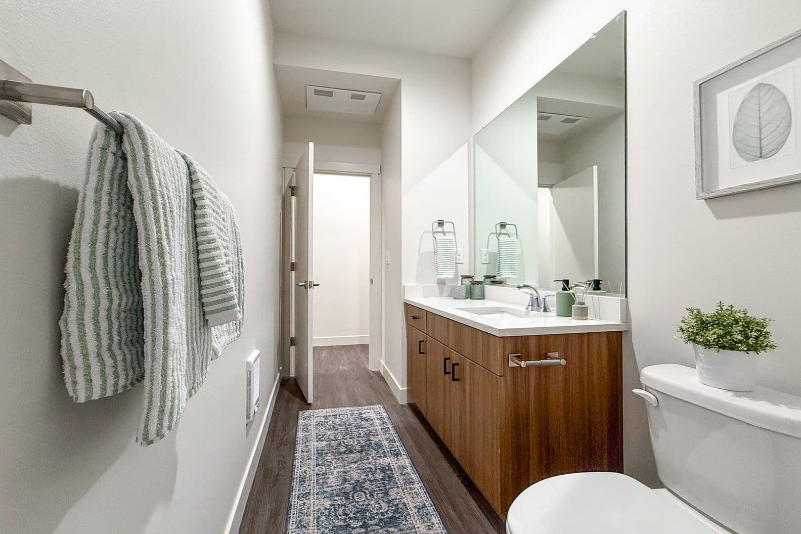 Kennewick Townhome: 212 N Elm St