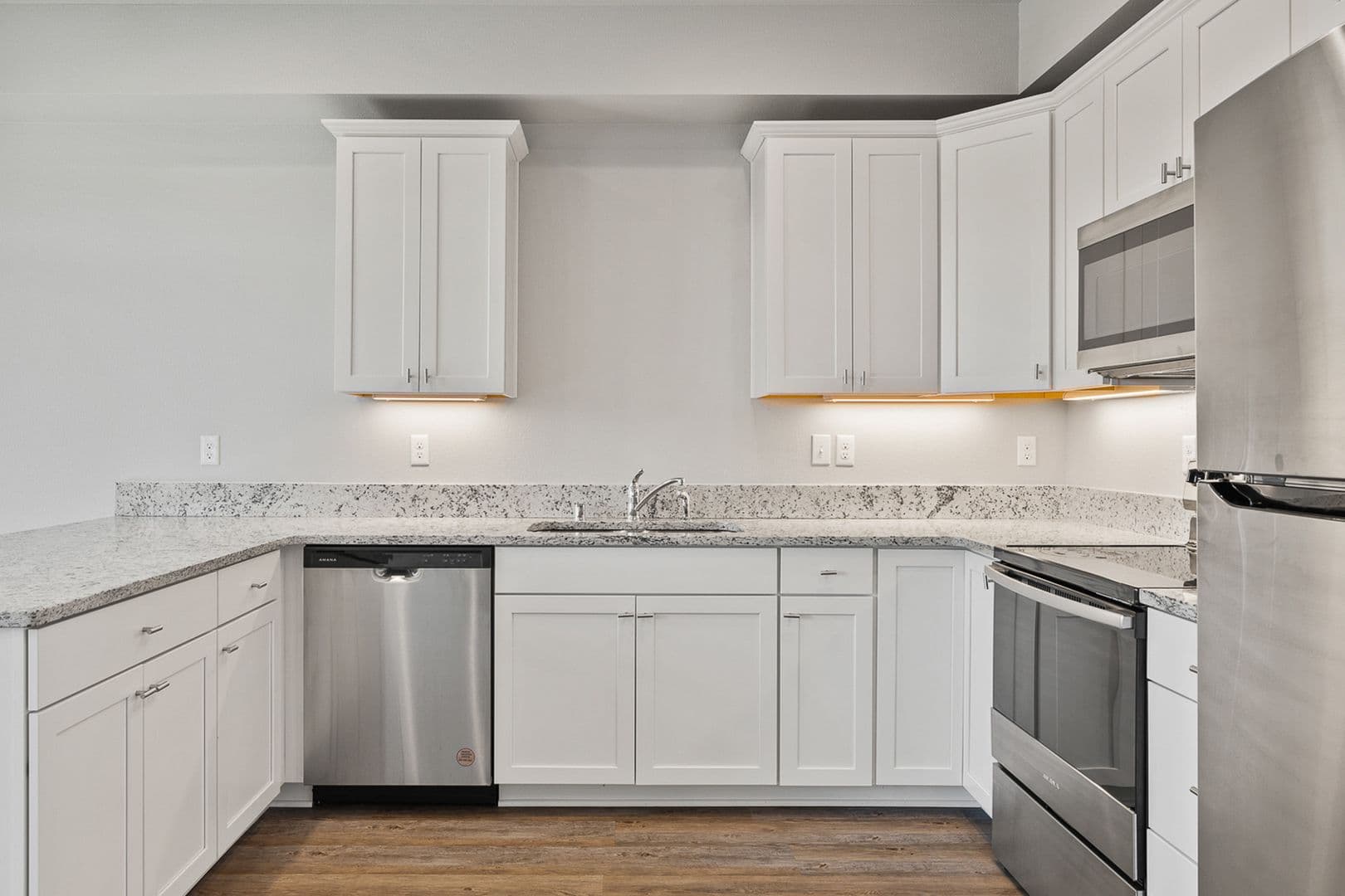 Kennewick Townhome: 911 W Entiat Ave