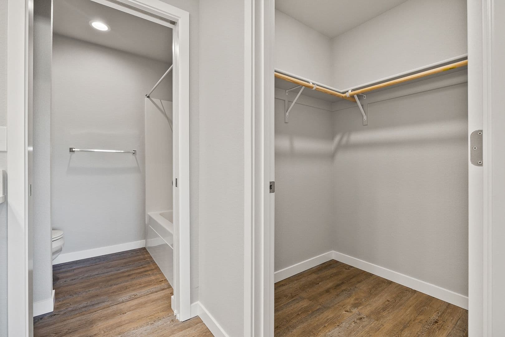 Kennewick Townhome: 911 W Entiat Ave