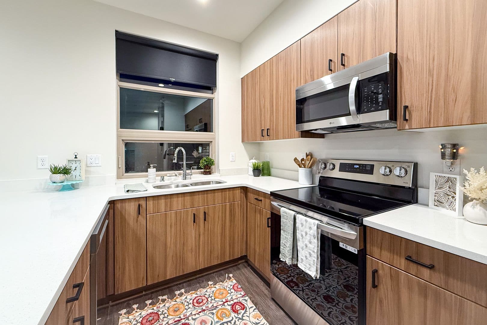 Kennewick Townhome: 212 N Elm St
