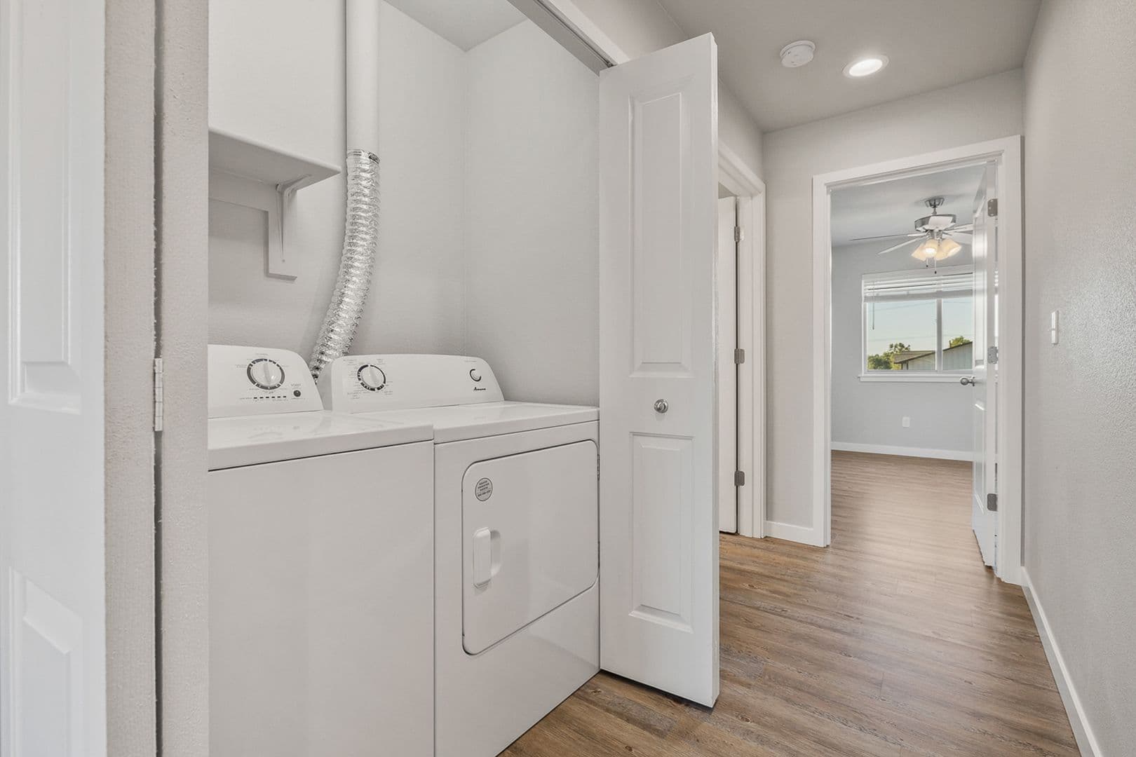 Kennewick Townhome: 911 W Entiat Ave