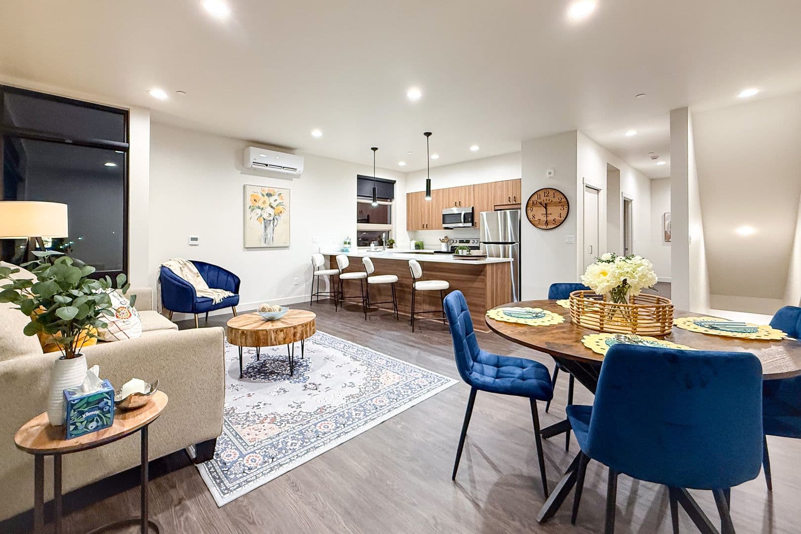 Kennewick Townhome: 212 N Elm St