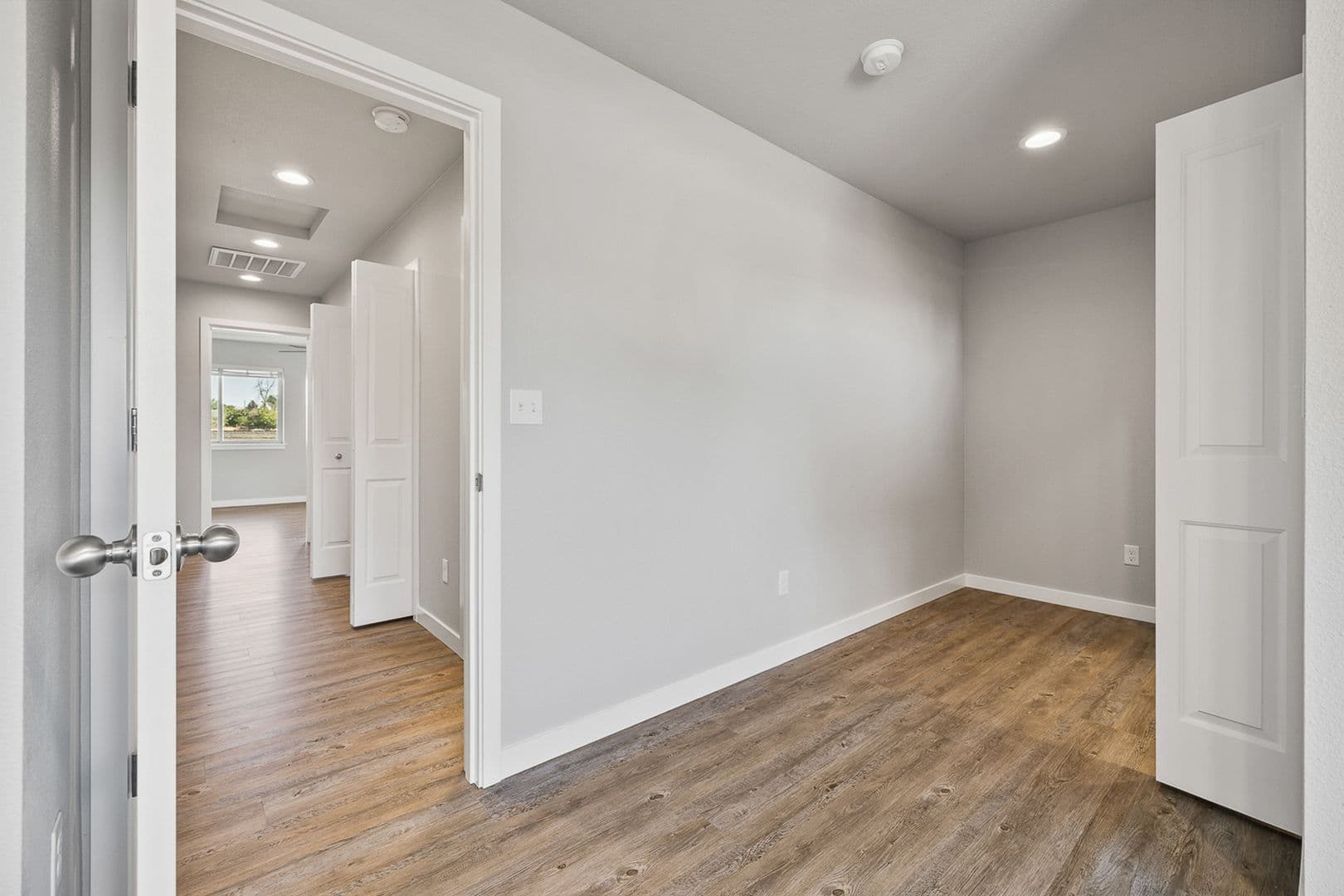 Kennewick Townhome: 911 W Entiat Ave