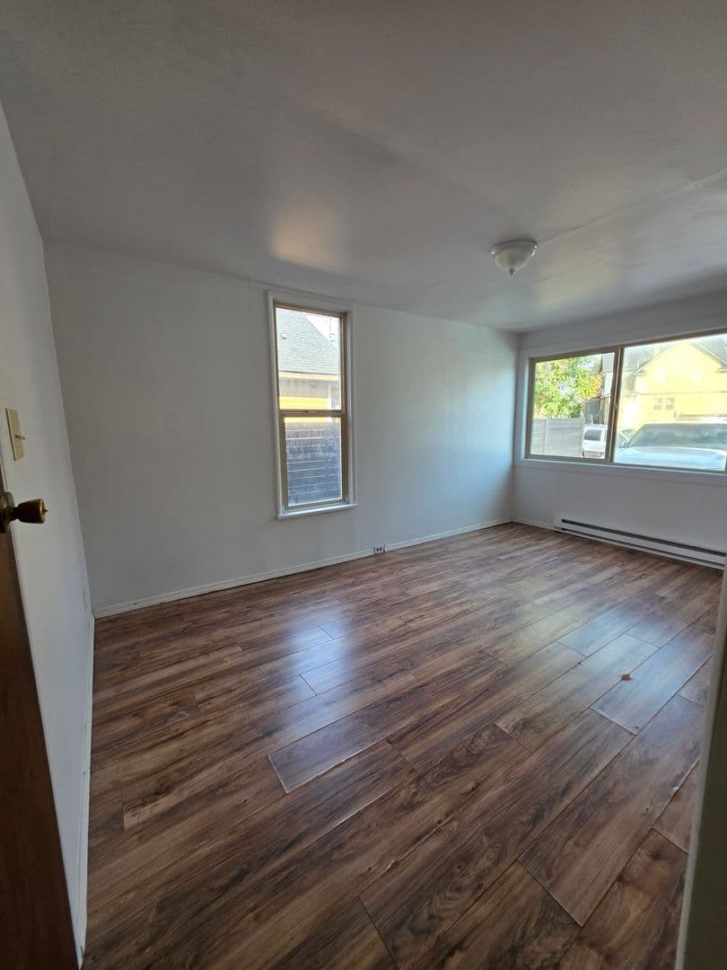 Walla Walla Apartment: 317 Chase Ave
