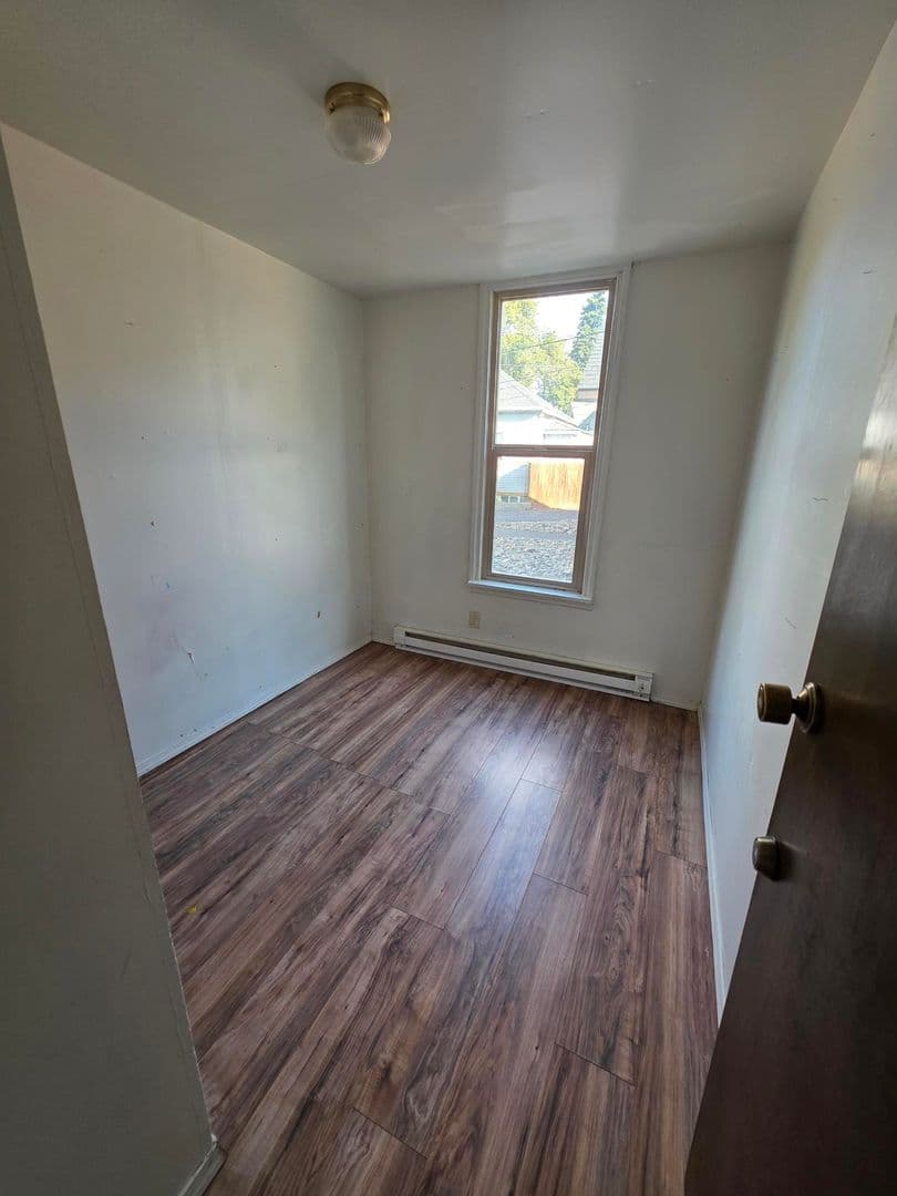 Walla Walla Apartment: 317 Chase Ave