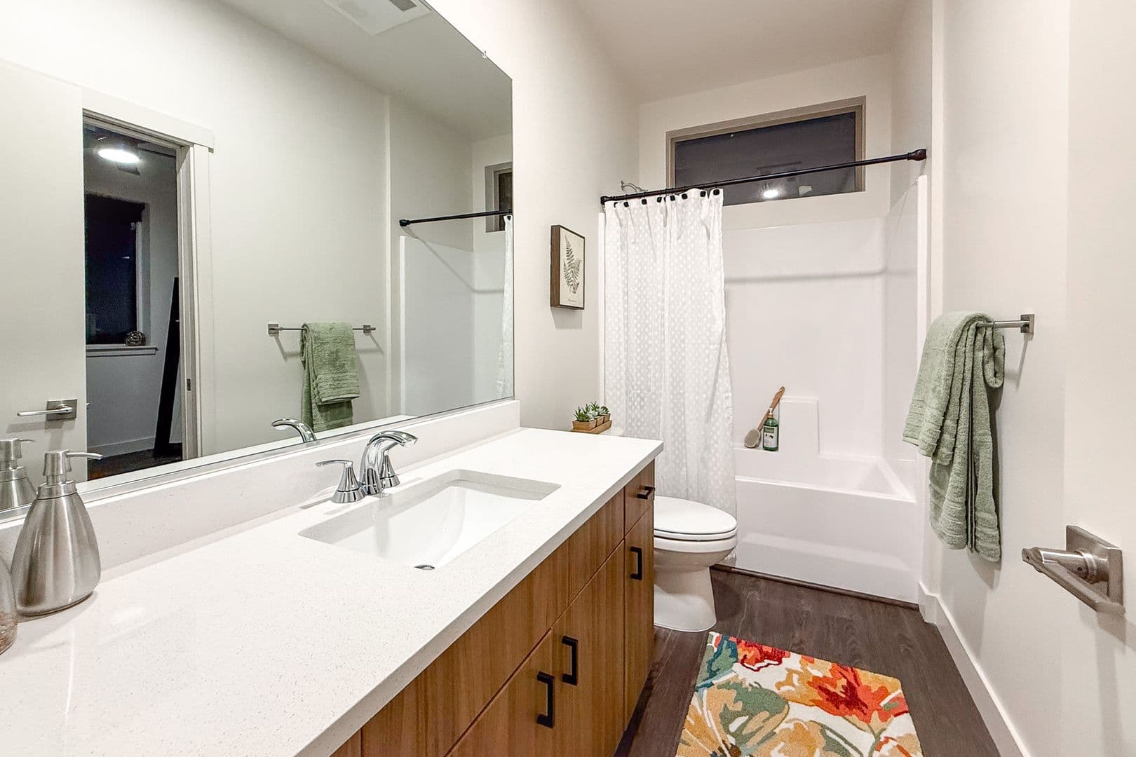 Kennewick Townhome: 212 N Elm St