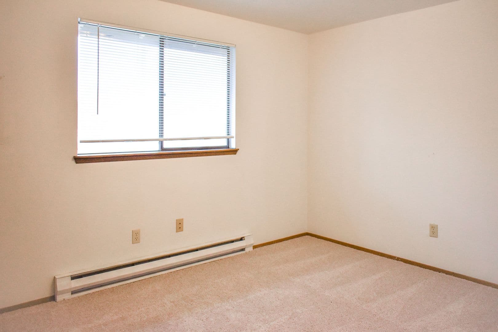 College Place Apartment: 221-254 NE Birch Ave